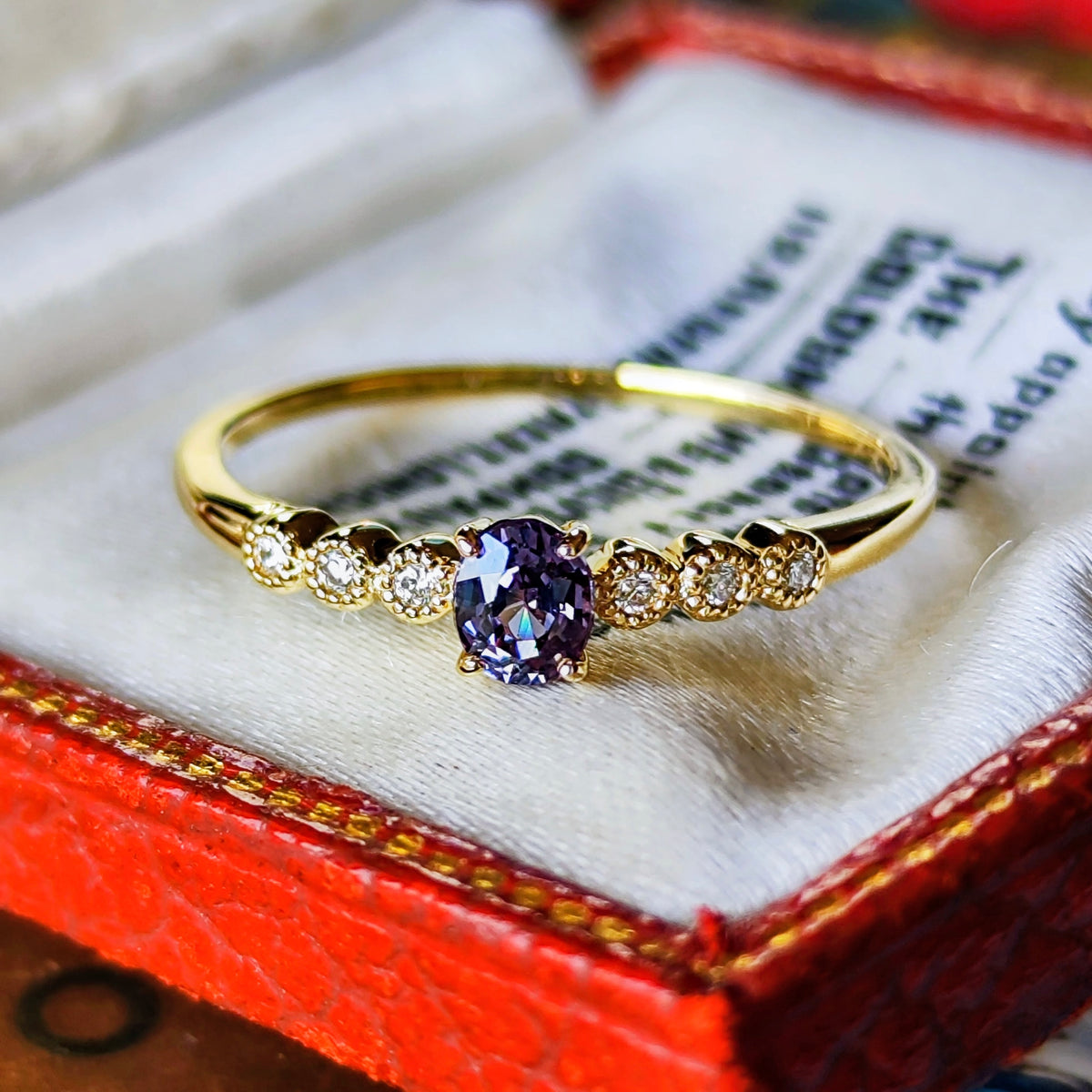 【ベキリーブルー】天然カラーチェンジガーネット 0.24ct 天然ダイヤモンド 18金リング