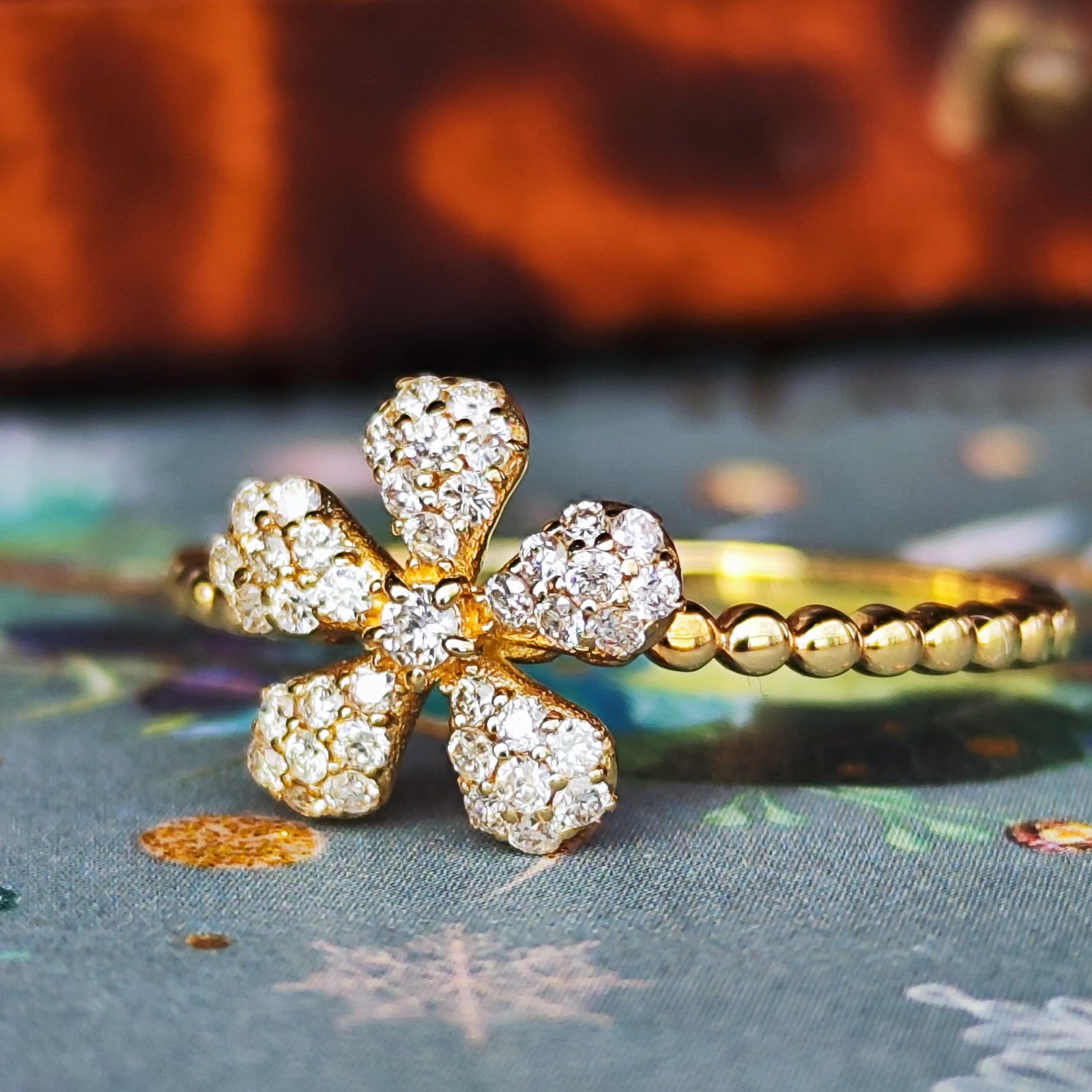 天然ダイヤモンド フラワーモチーフ パヴェ 18金リング – Mico宝飾店