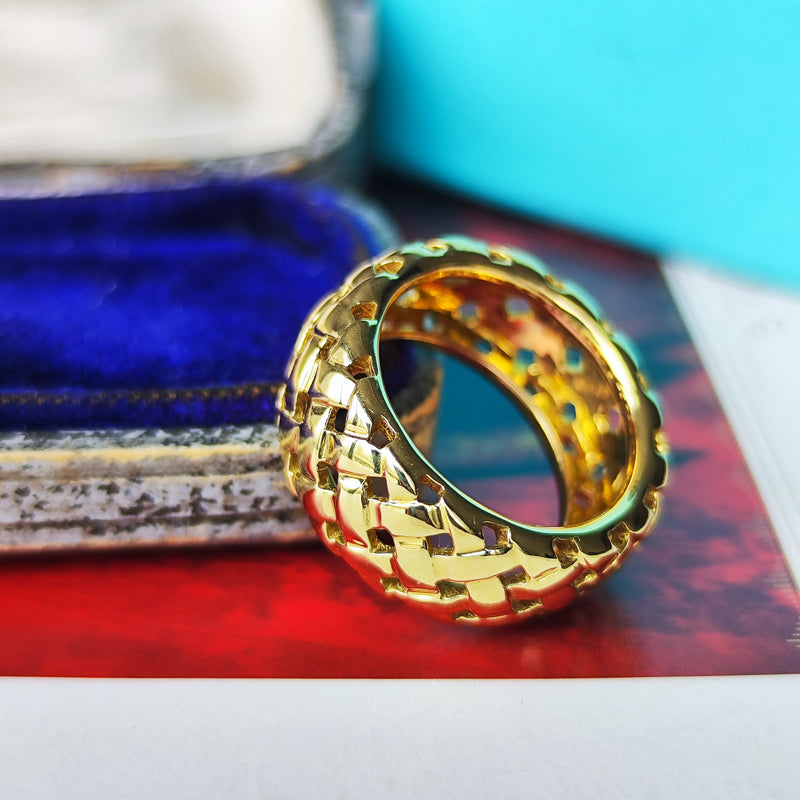 TIFFANY &Co ティファニー ミネヴァリー 18金YG