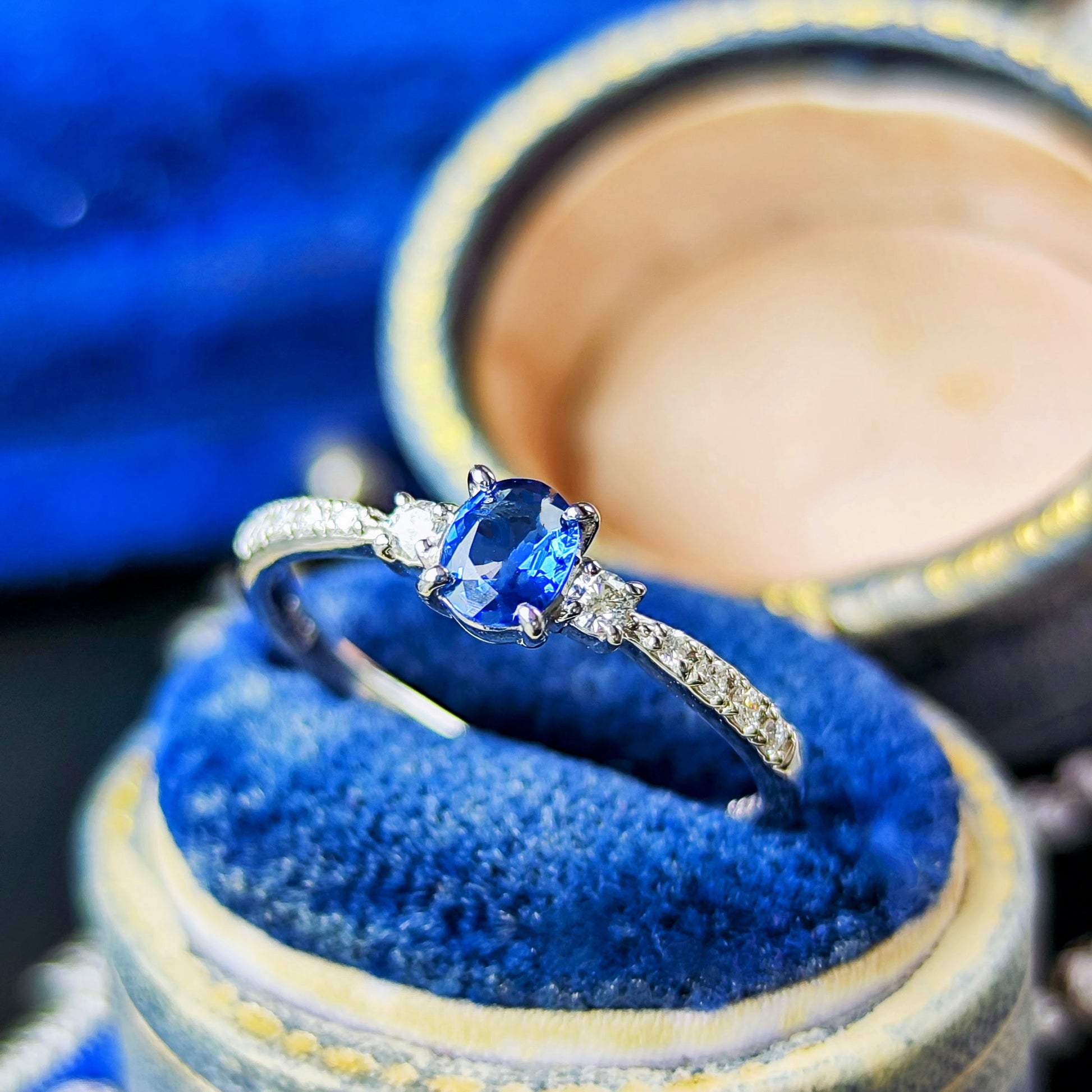 【非加熱 コーンフラワー】天然サファイア 0.31ct 天然ダイヤモンド プラチナリング
