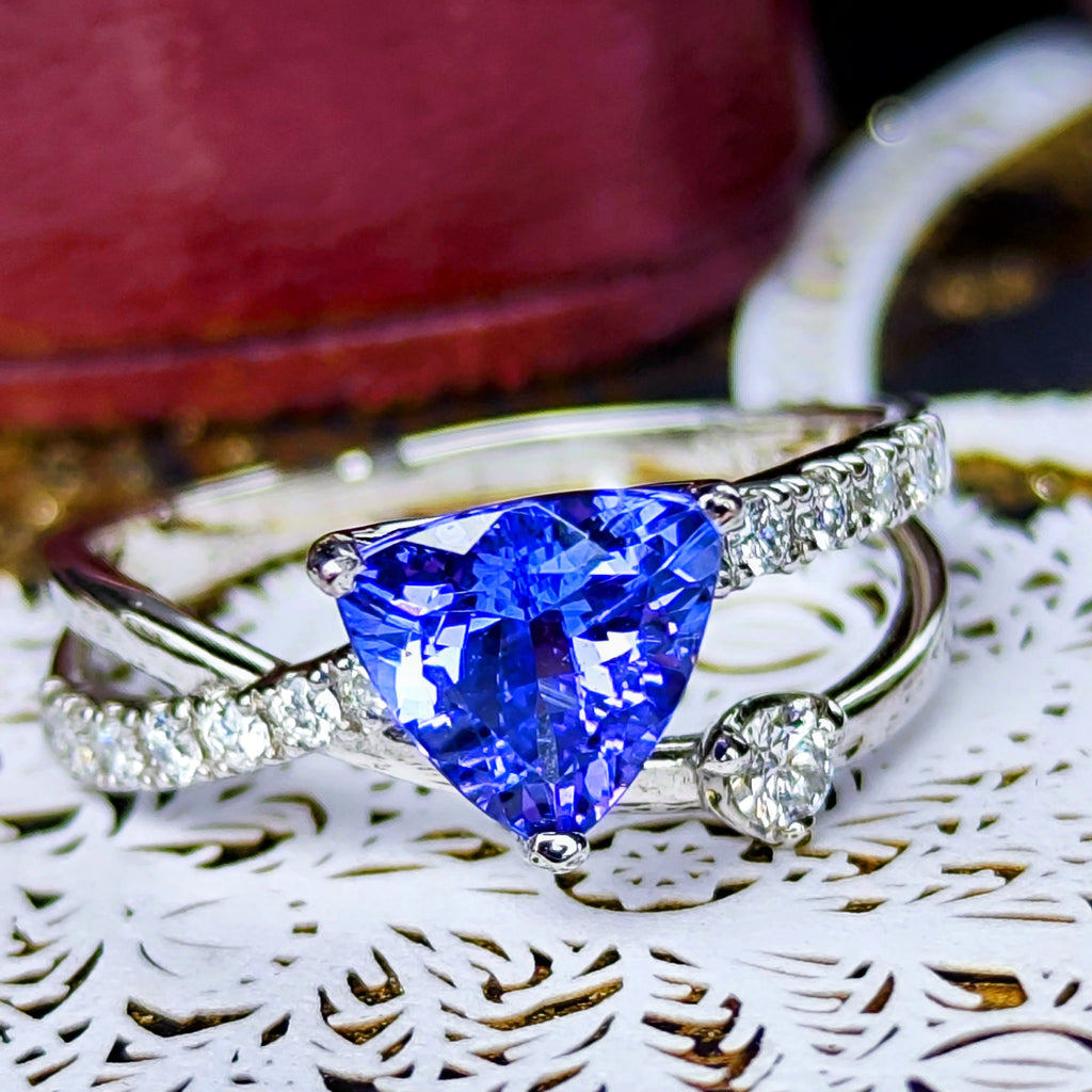 天然タンザナイト 1.30ct 天然ダイヤモンド プラチナリング