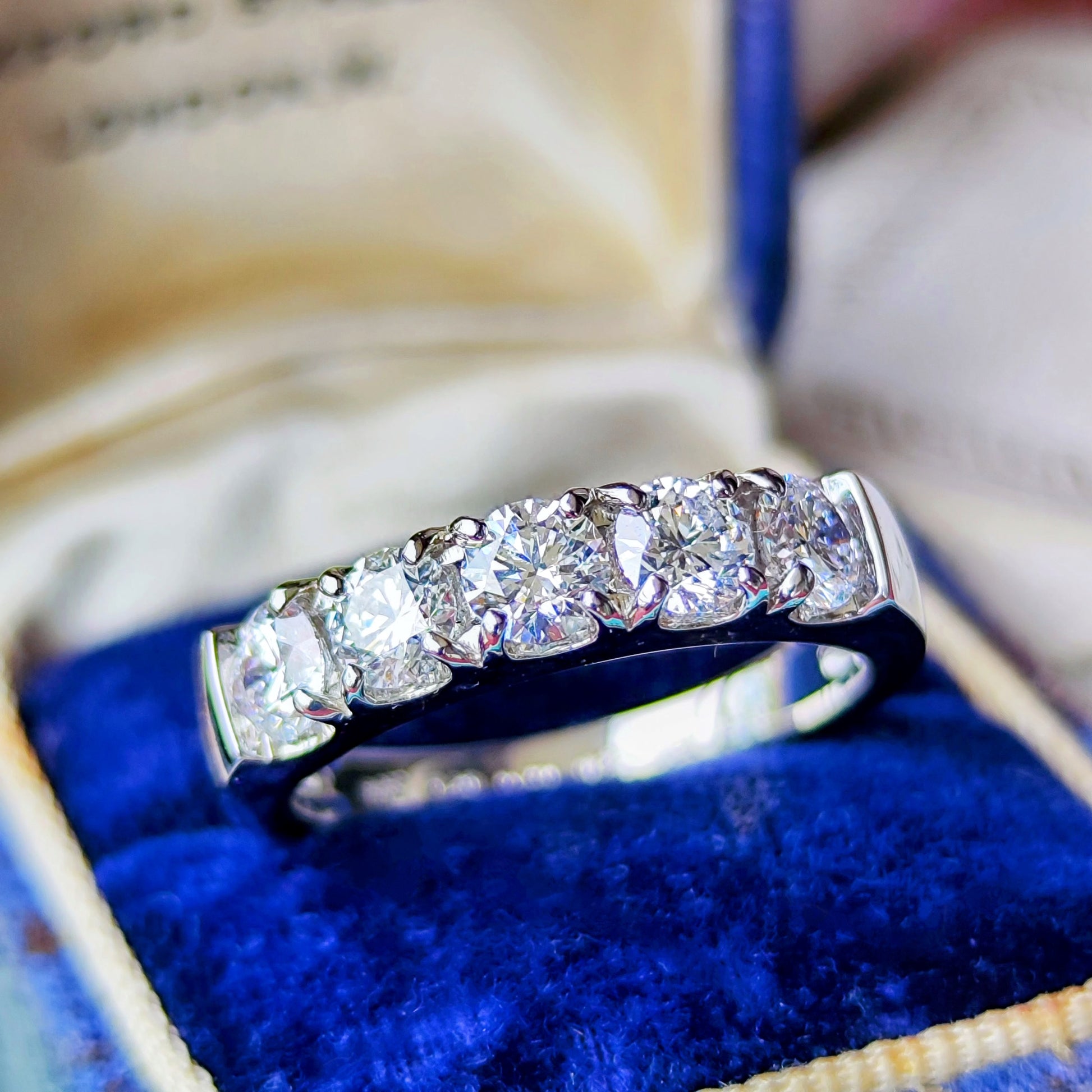 【極上なハフエタ】天然ダイヤモンド 1.03ct D-IF-3E ハーフエタニティリング プラチナ
