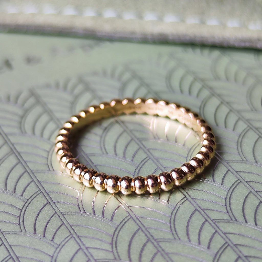 Van Cleef & Arpels ヴァンクリーフ&アーペル ペルレ スモール 50 18金YG