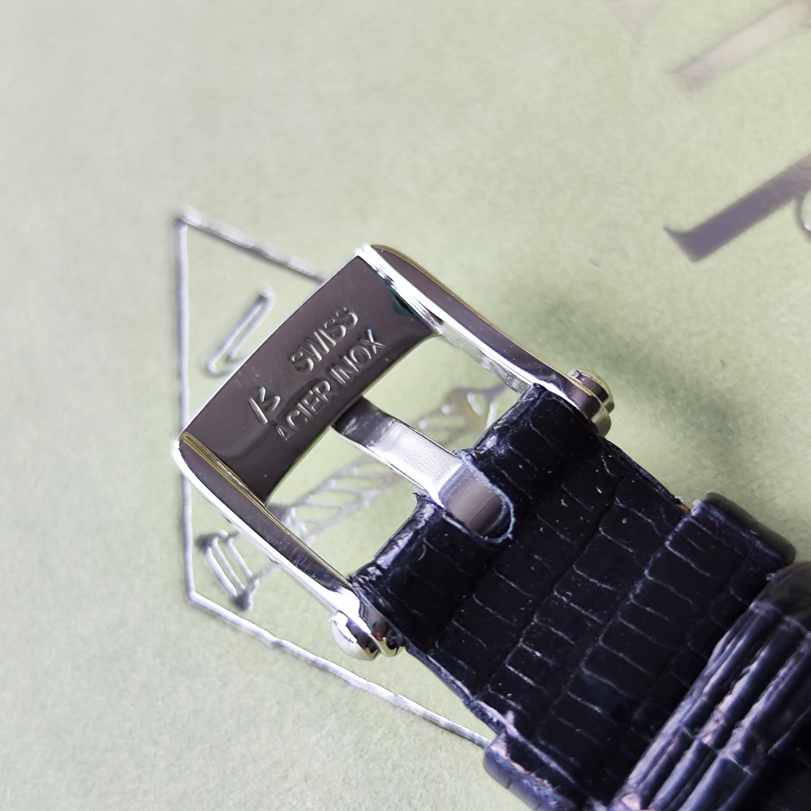 Van Cleef & Arpels ヴァンクリーフ&アーペル クラシックカレ クォーツ