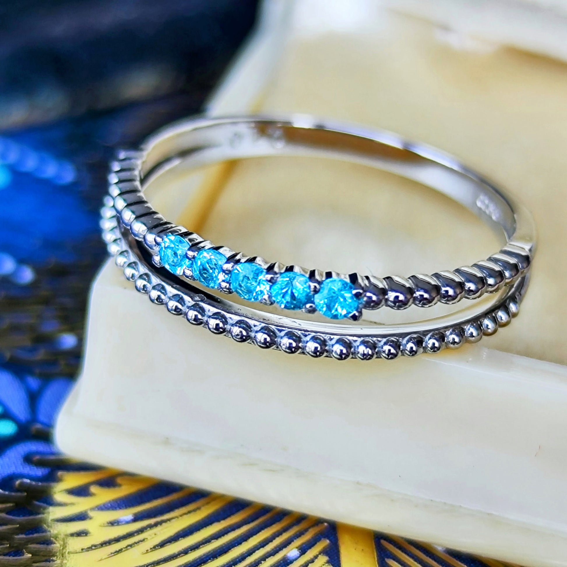 【お値下げ】価格天然パライバトルマリン 5石 プラチナリング