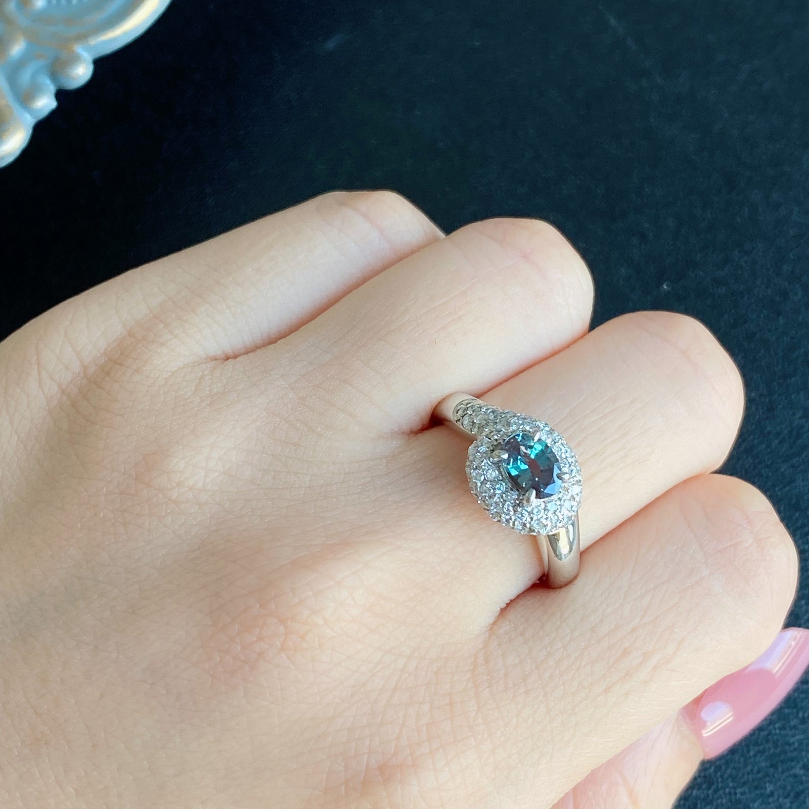 0.29カラット天然アレキサンドライトと0.19カラット天然ダイヤモンドリング 0.29カラット天然アレキサンドライトと0.19カラット天然