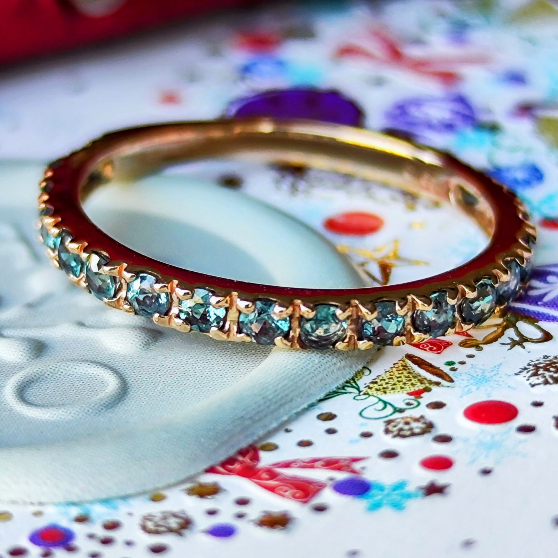 【お値下げ】天然アレキサンドライト ハーフエタニティリング 18金PG