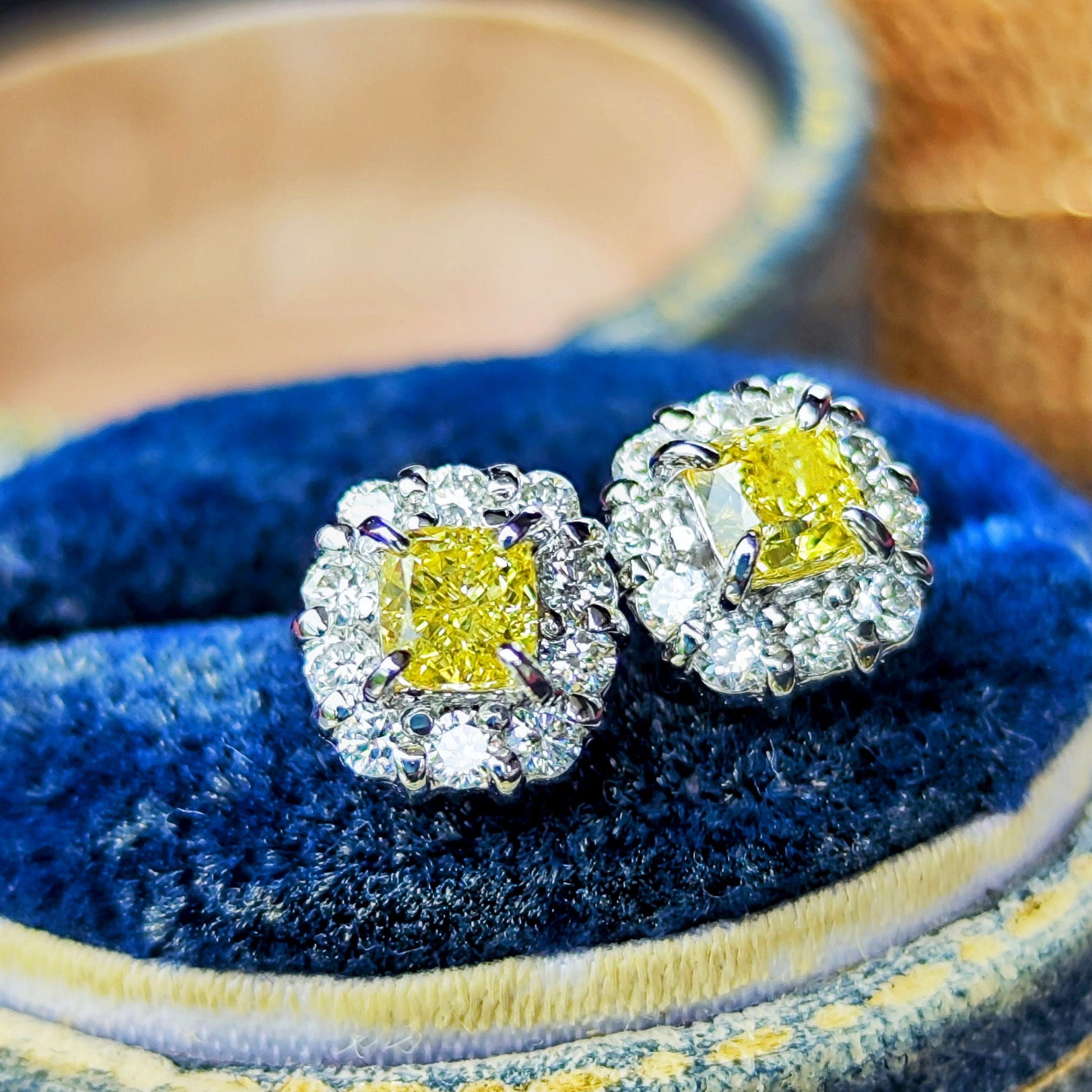 【イエローダイヤ】FANCY INTENSE YELLOW SI1 プラチナピアス