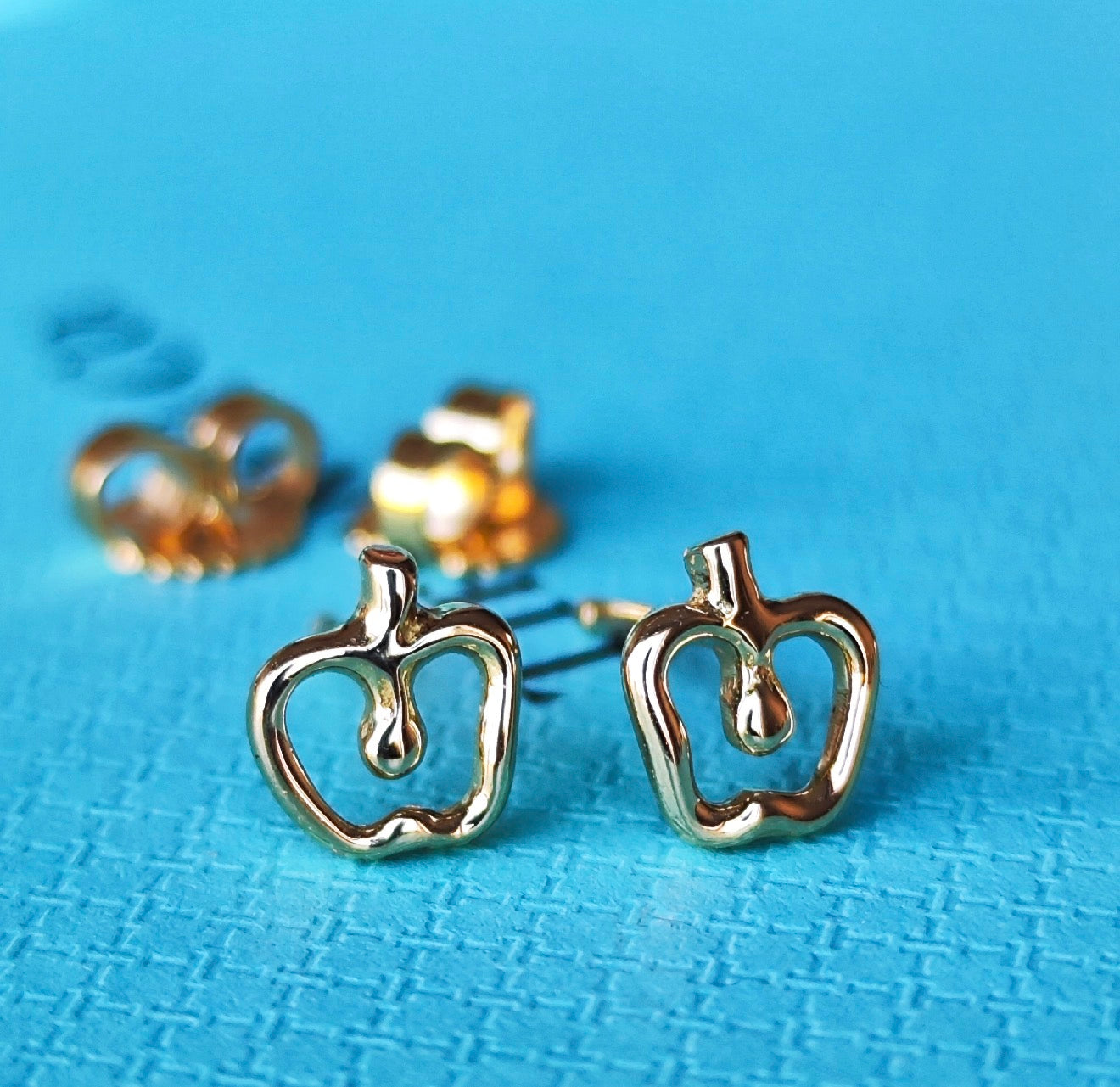 TIFFANY &Co ティファニー アップル ピアス 18金YG – Mico宝飾店
