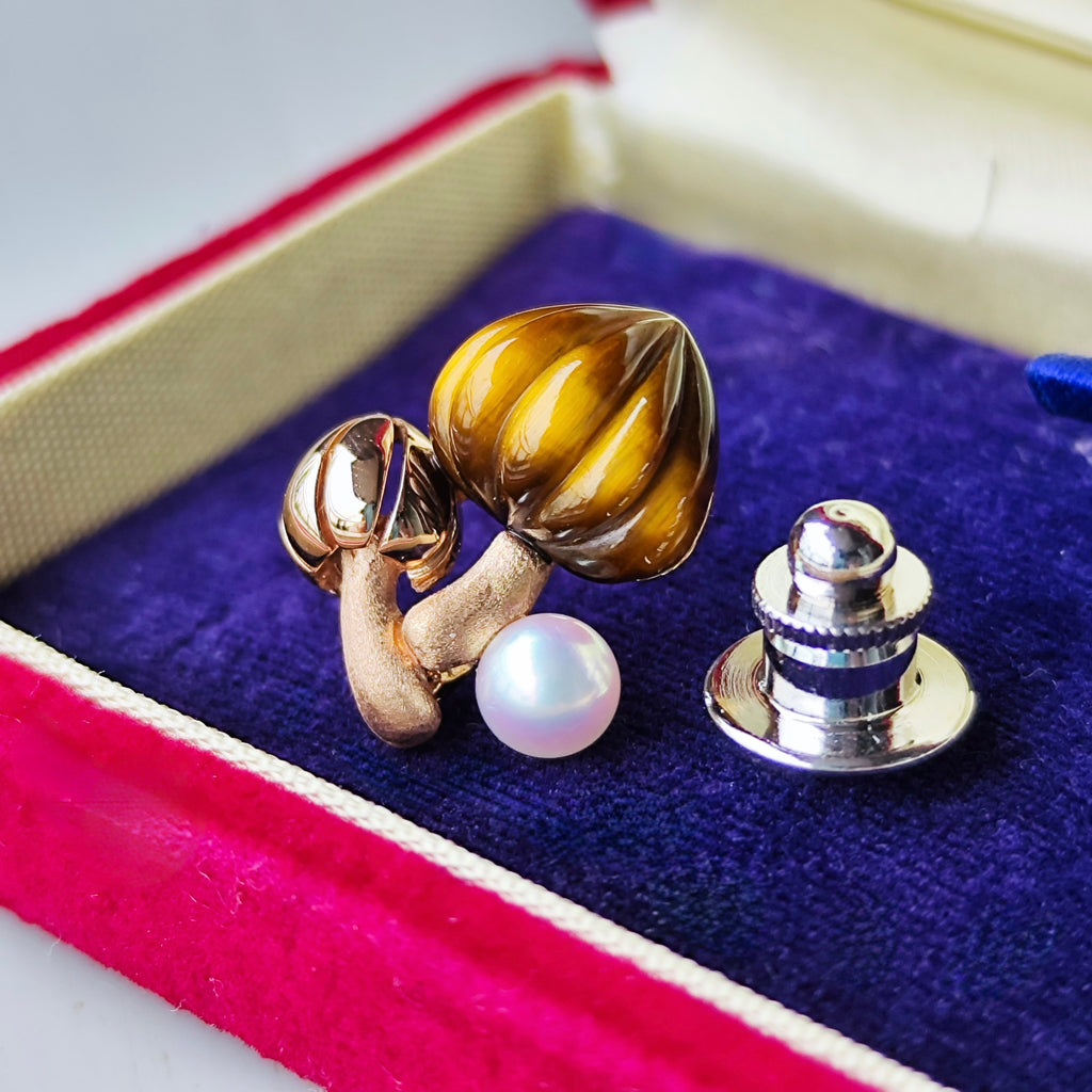 MIKIMOTO ミキモト キノコのモチーフ タイガーアイ あこや真珠 ブローチ 2010年チャリティ