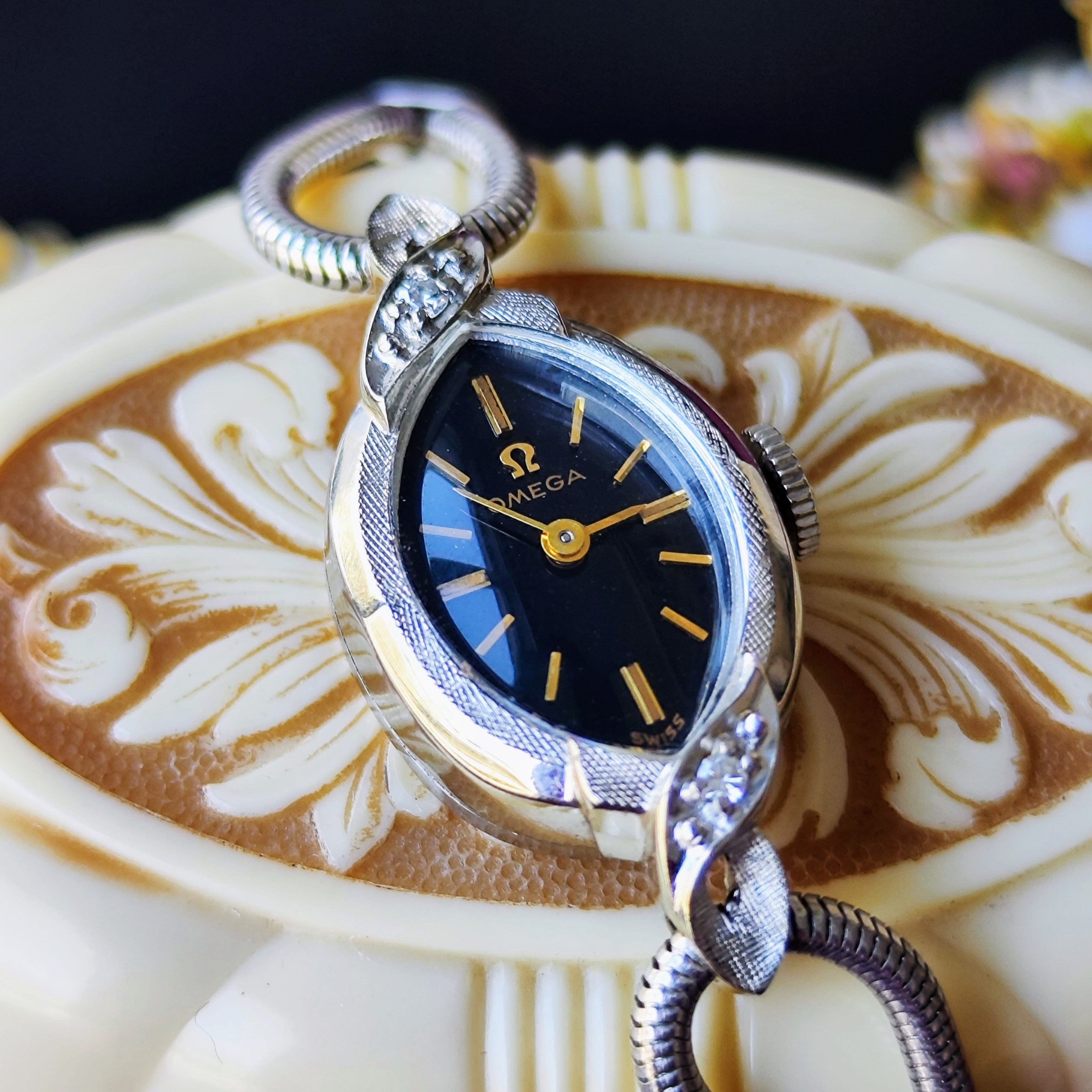 【OH済み 14金無垢時計】OMEGA オメガ 黒文字盤 ダイヤモンドベゼル カクテルウォッチ