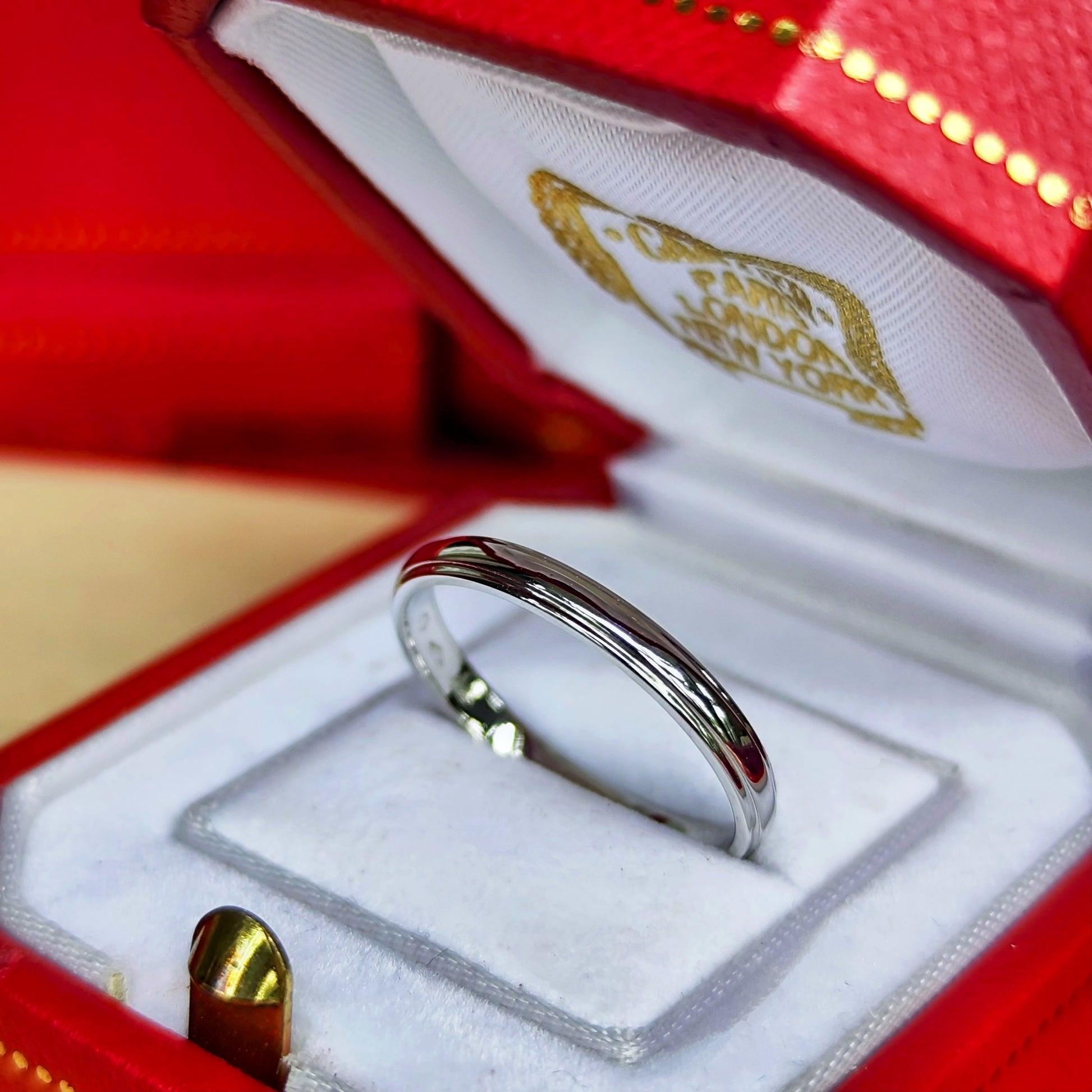 Cartier カルティエ ダムール プラチナ 55