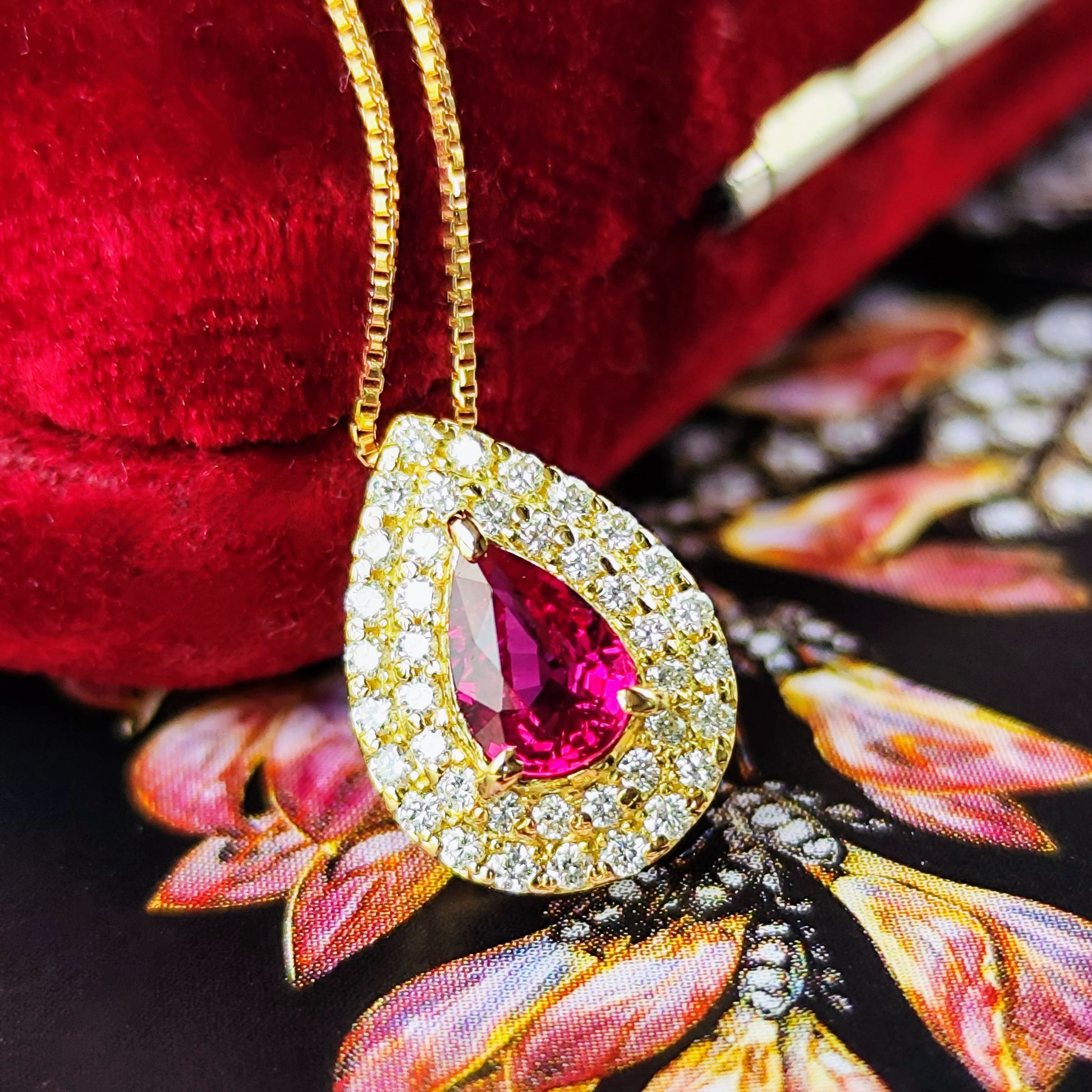 【非加熱 ピジョンブラッド】天然ルビー 0.46ct 天然ダイヤモンド ネックレス