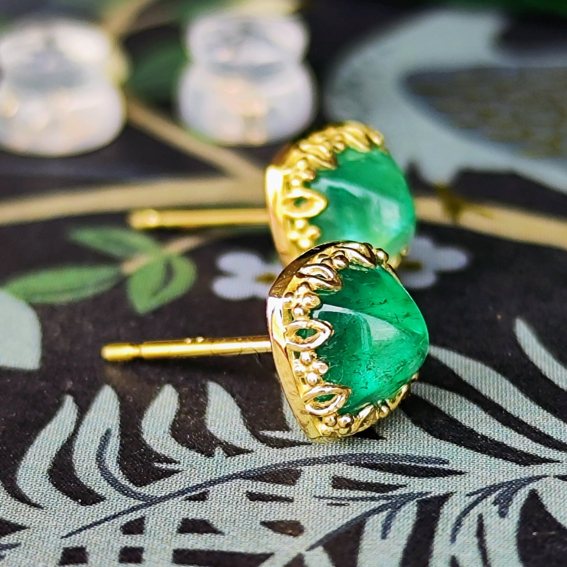 【シュガーローフ】天然エメラルド 18金ピアス ③