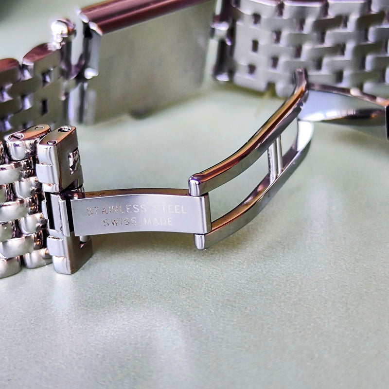 Van Cleef & Arpels ヴァンクリーフ&アーペル クラシックカレ ブルーグリーンシェル文字盤 ダイヤモンド クォーツ腕時計