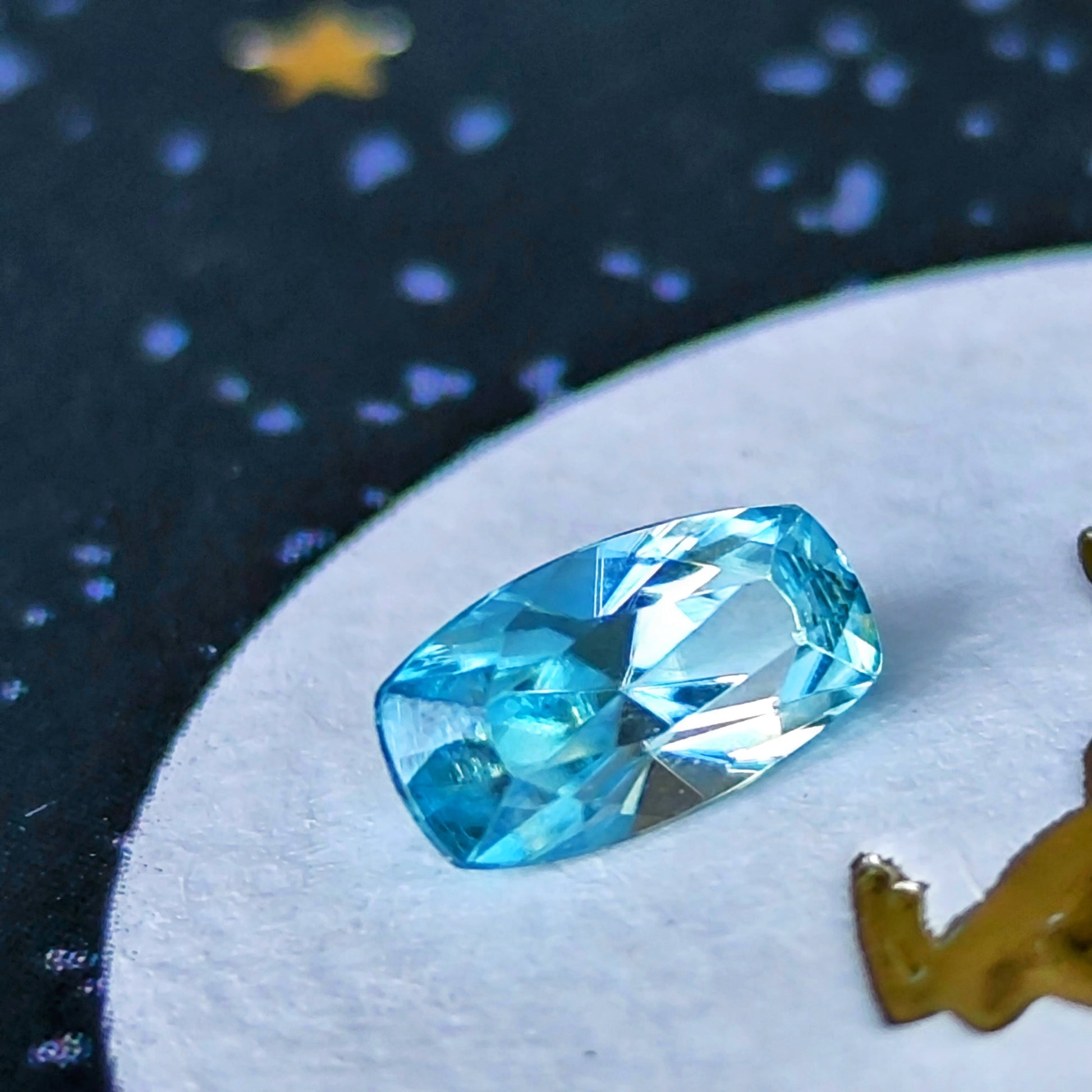 【ルース】天然バイカラージルコン 0.721ct 鑑別書