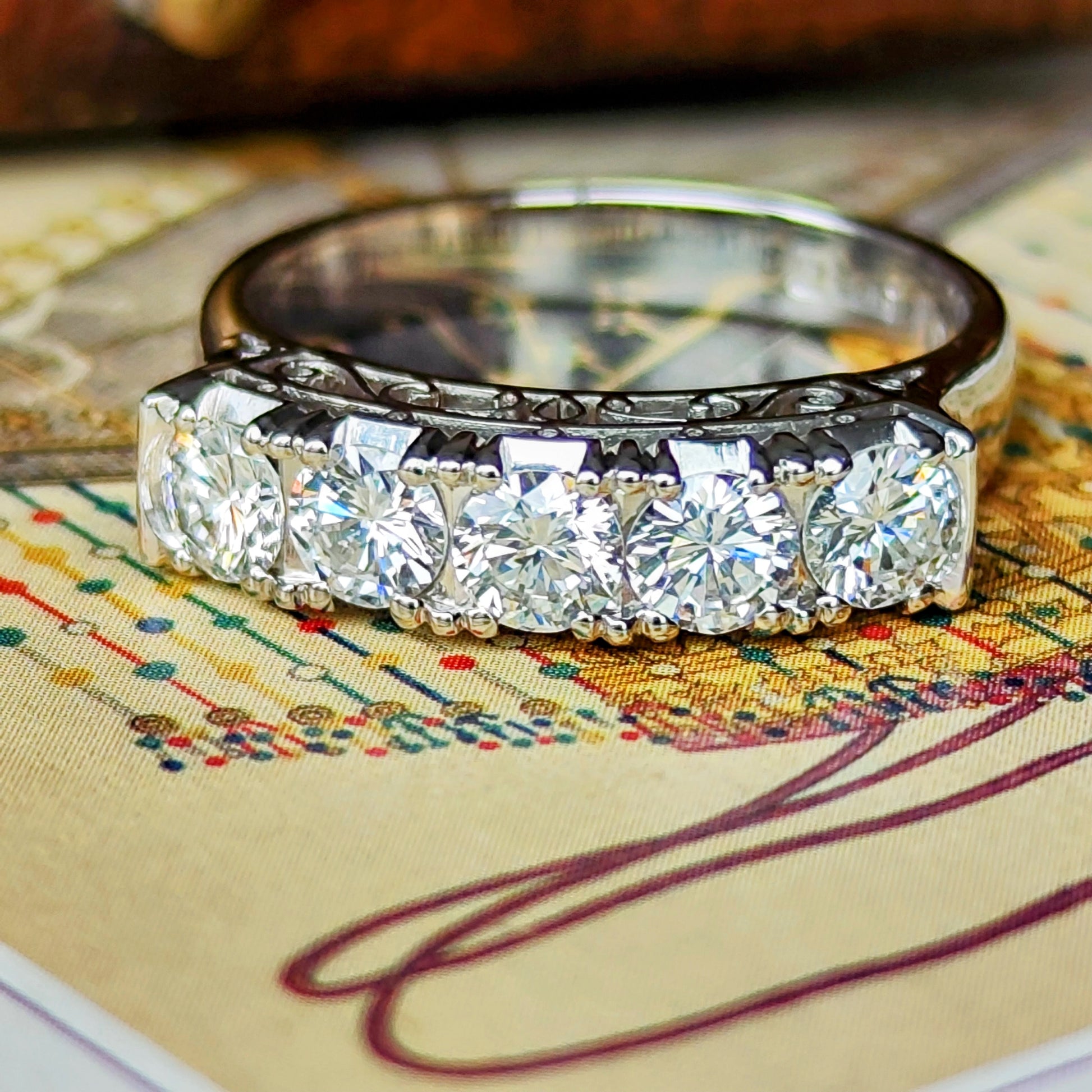 【昭和レトロ】天然ダイヤモンド 0.90ct 唐草模様 プラチナリング