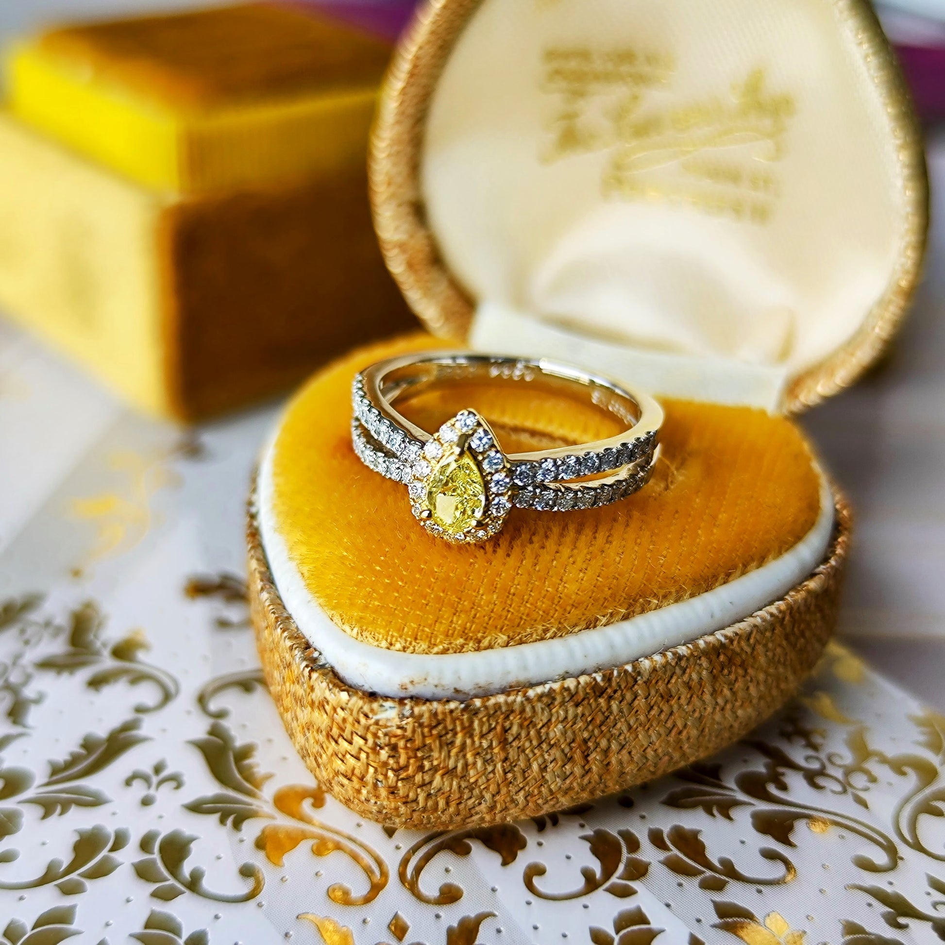 【イエローダイヤ】天然ダイヤモンド FANCY INTENSE YELLOW リング