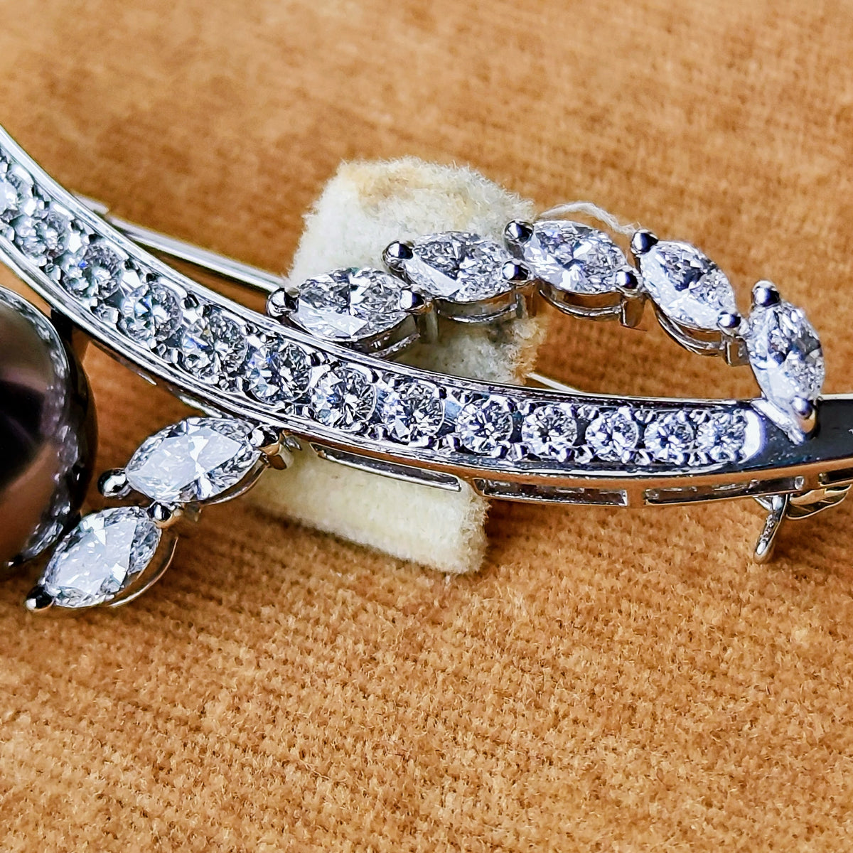 MIKIMOTO ミキモト 黒蝶真珠 18金WG ブローチ