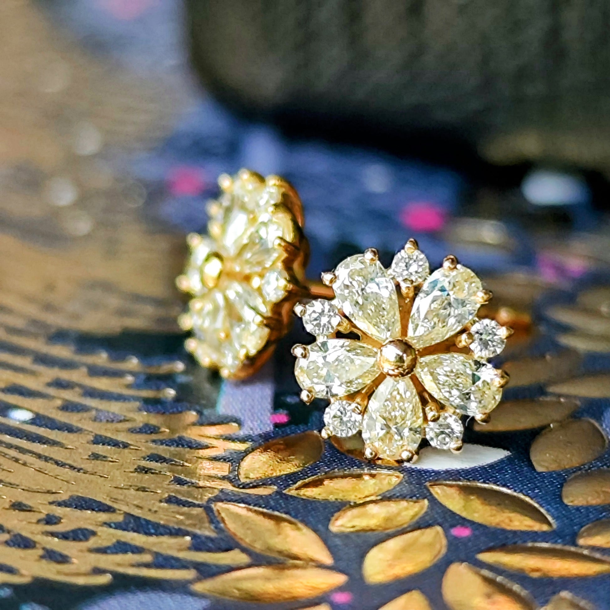 天然ダイヤモンド 雫型 18金ピアス ②