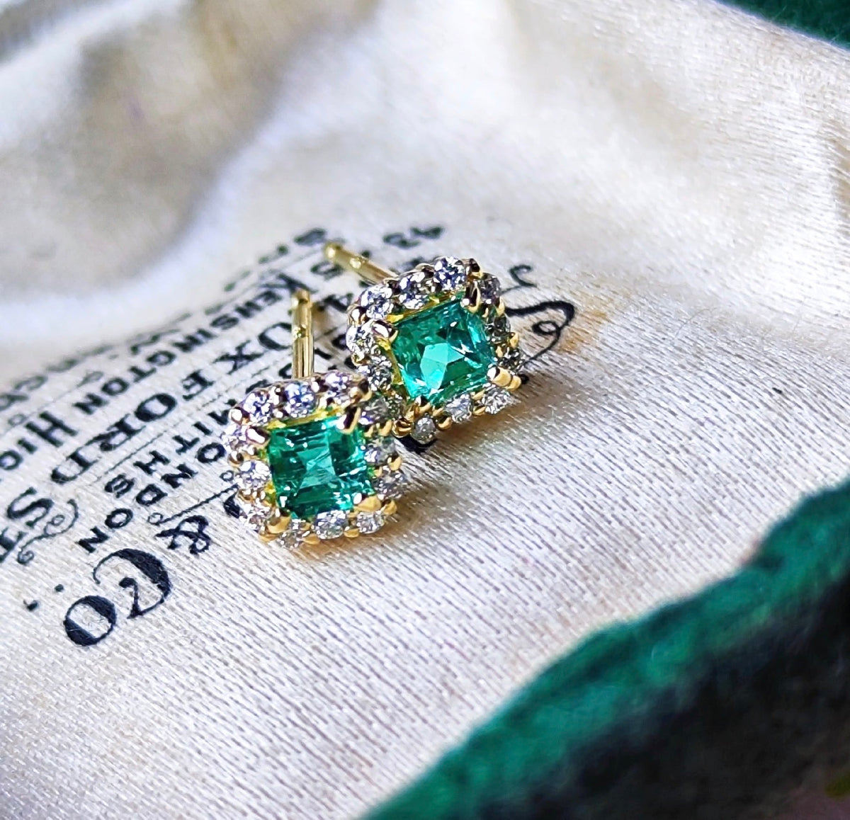 【コロンビア産】天然エメラルド 天然ダイヤモンド 18金ピアス