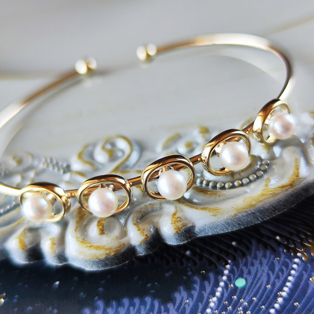 [Vintage MIKIMOTO] MIKIMOTO Akoya Pearl 14K Gold Bangle