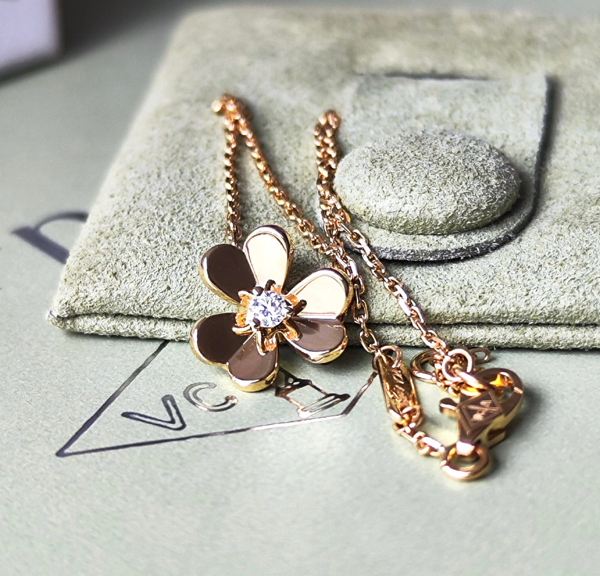 Van Cleef & Arpels ヴァンクリーフ&アーペル フリヴォル ダイヤモンド ミニ ブレスレット