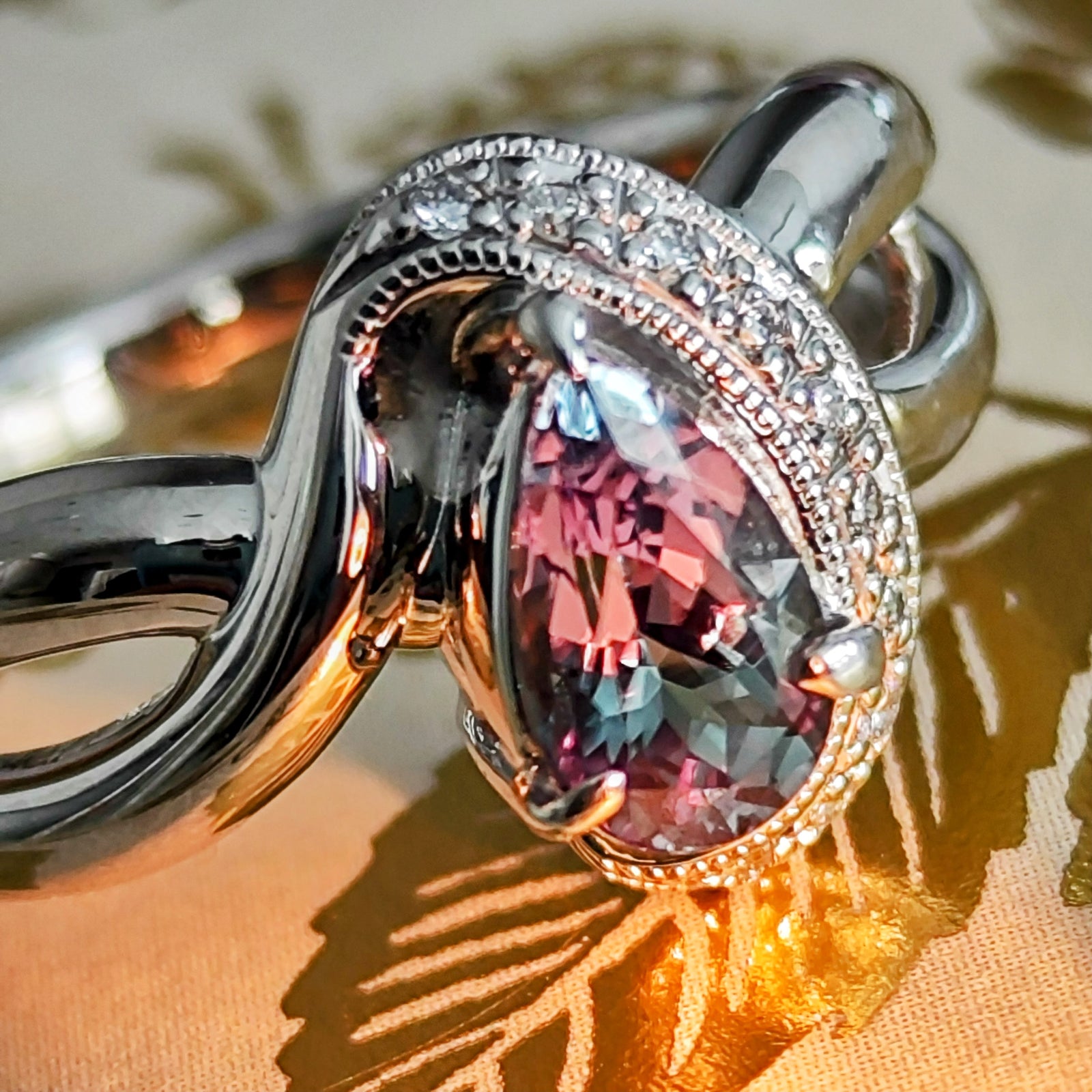 大粒 0.82ct】天然アレキサンドライト 天然ダイヤモンド リング