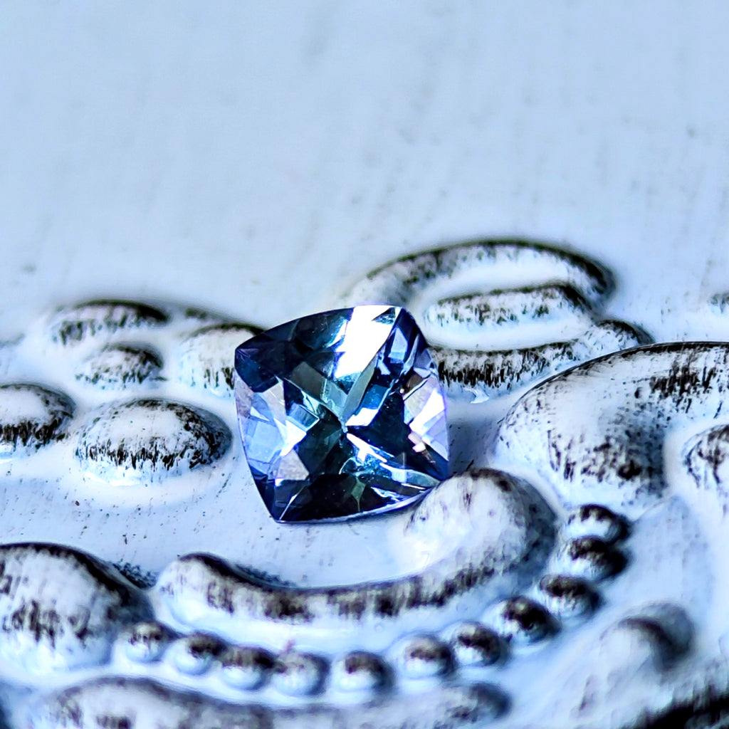 ルース】天然ゾイサイト パーティカラー 0.619ct – Mico宝飾店