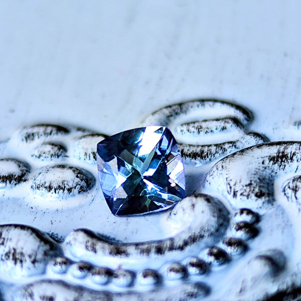 ルース】天然ゾイサイト パーティカラー 0.619ct – Mico宝飾店
