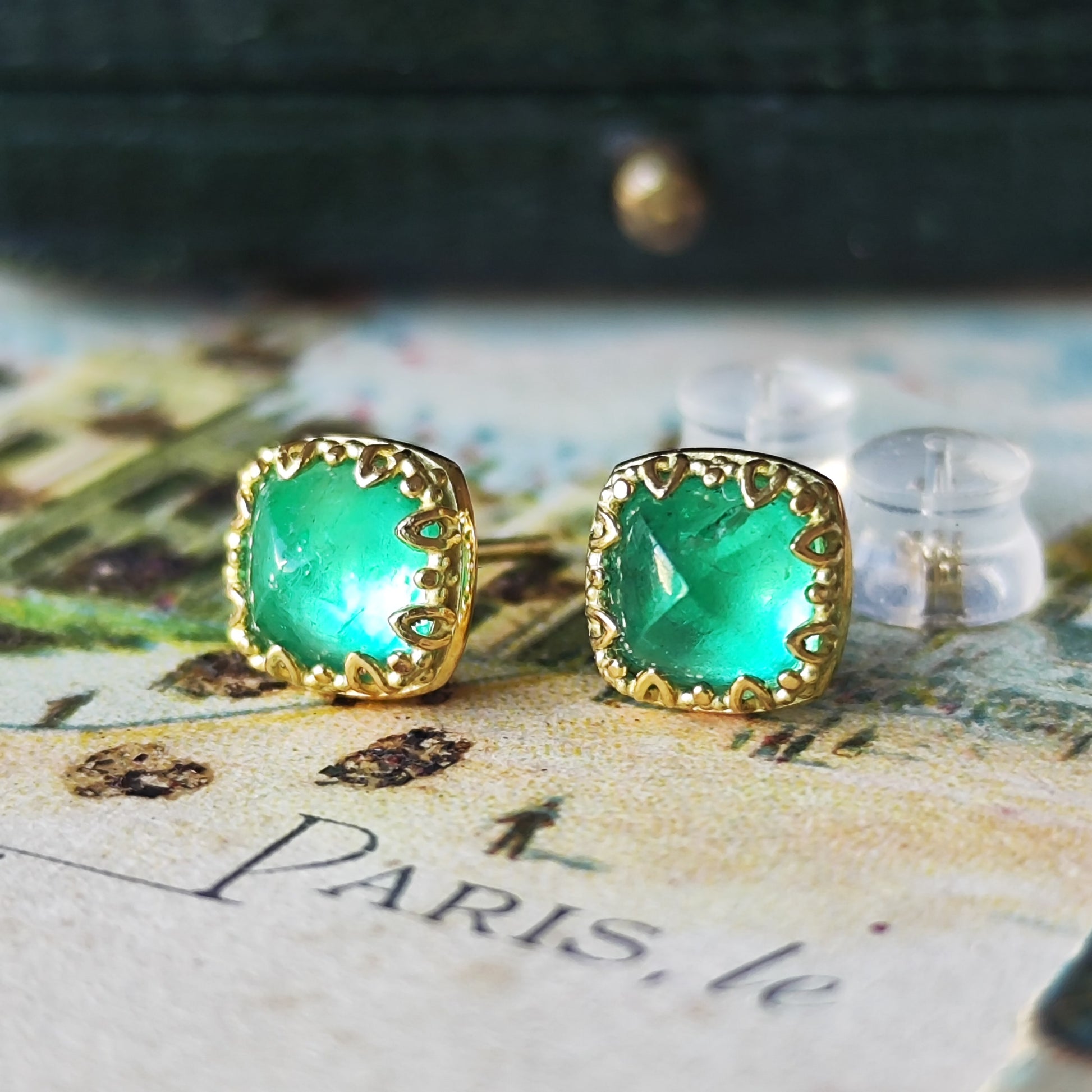 【シュガーローフ】天然エメラルド 18金ピアス ②