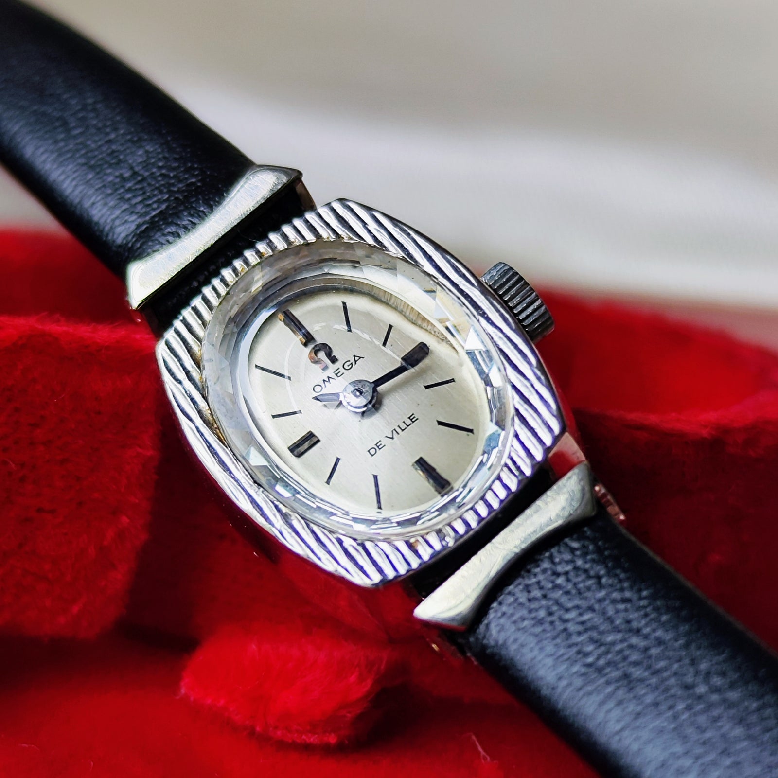 オメガ デビル 時計 手巻き時計 OH済み】OMEGA オメガ DE VILLE デビル トノー型 手巻き 腕時計 – Mico