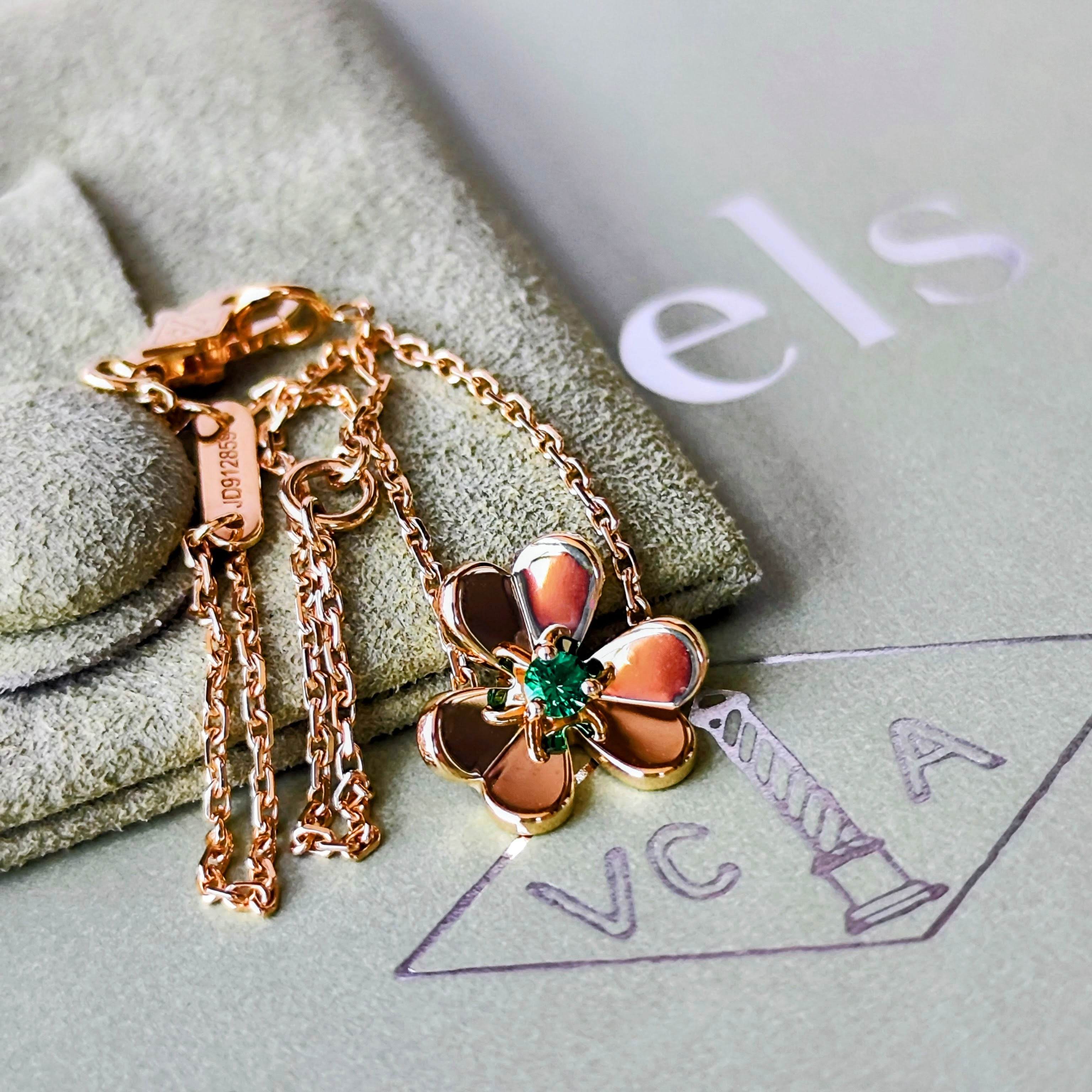 Van Cleef & Arpels ヴァンクリーフ&アーペル フリヴォル ミニ