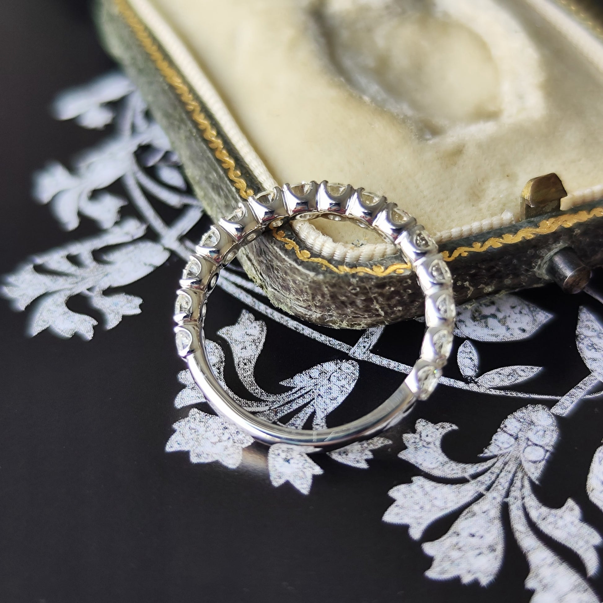 【全石ハート&キューピッド】天然ダイヤモンド 15石 ハーフエタニティリング プラチナ