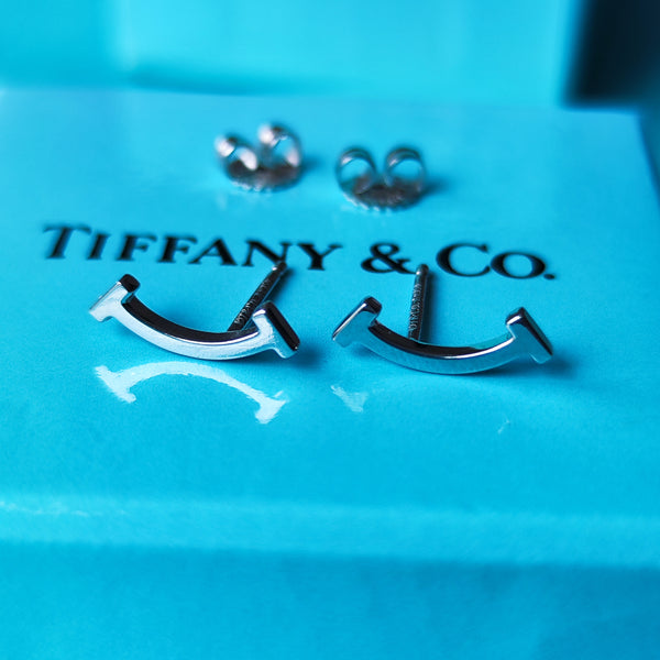 TIFFANY &Co ティファニー Tスマイル 18金WG ピアス