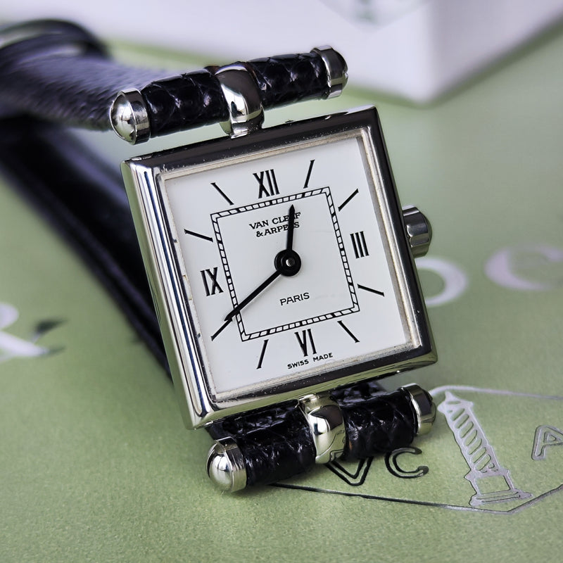 Van Cleef & Arpels ヴァンクリーフ&アーペル クラシックカレ クォーツ腕時計