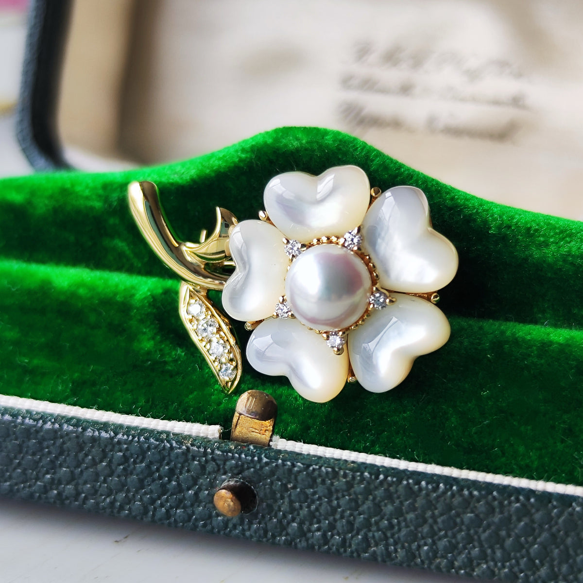 新品同様♡MIKIMOTO♡ミキモト♡絶品アコヤ真珠♡リボンブローチ♡箱付き MIKIMOTO ミキモト アコヤパール 真珠 ブローチ SV レディース