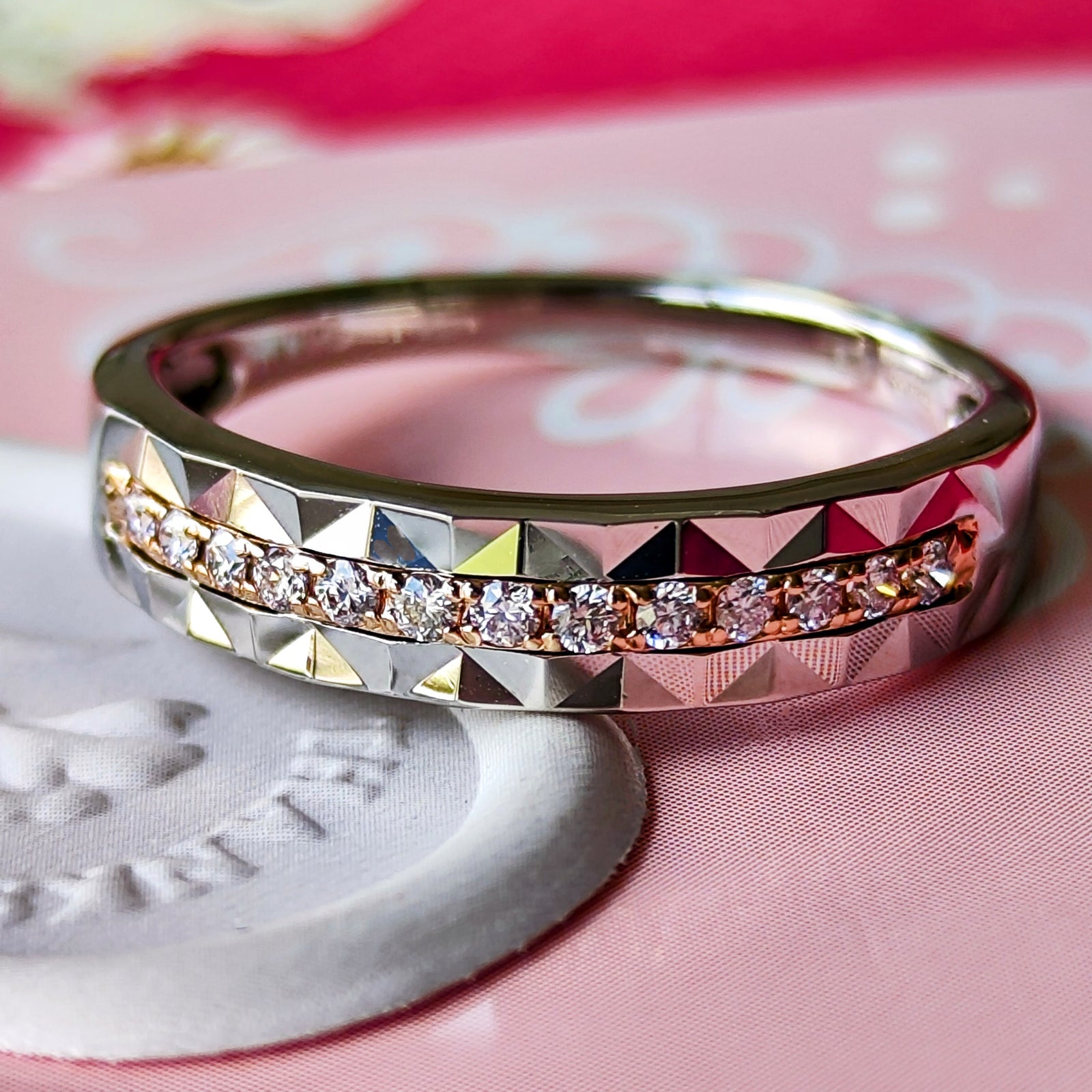 【天然ピンクダイヤモンド】　WG18K ミル打ち　ダイヤモンドリング　お花 premium-outlet_linba220607-
