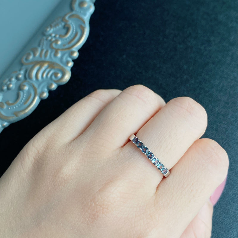 【ブラジル産】天然アレキサンドライト ハーフエタニティリング