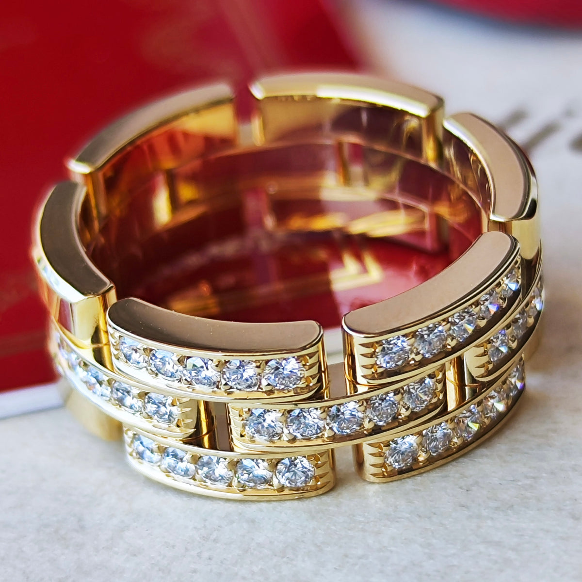 Cartier カルティエ マイヨンパンテール
3連 ハーフダイヤ 18金YG 57