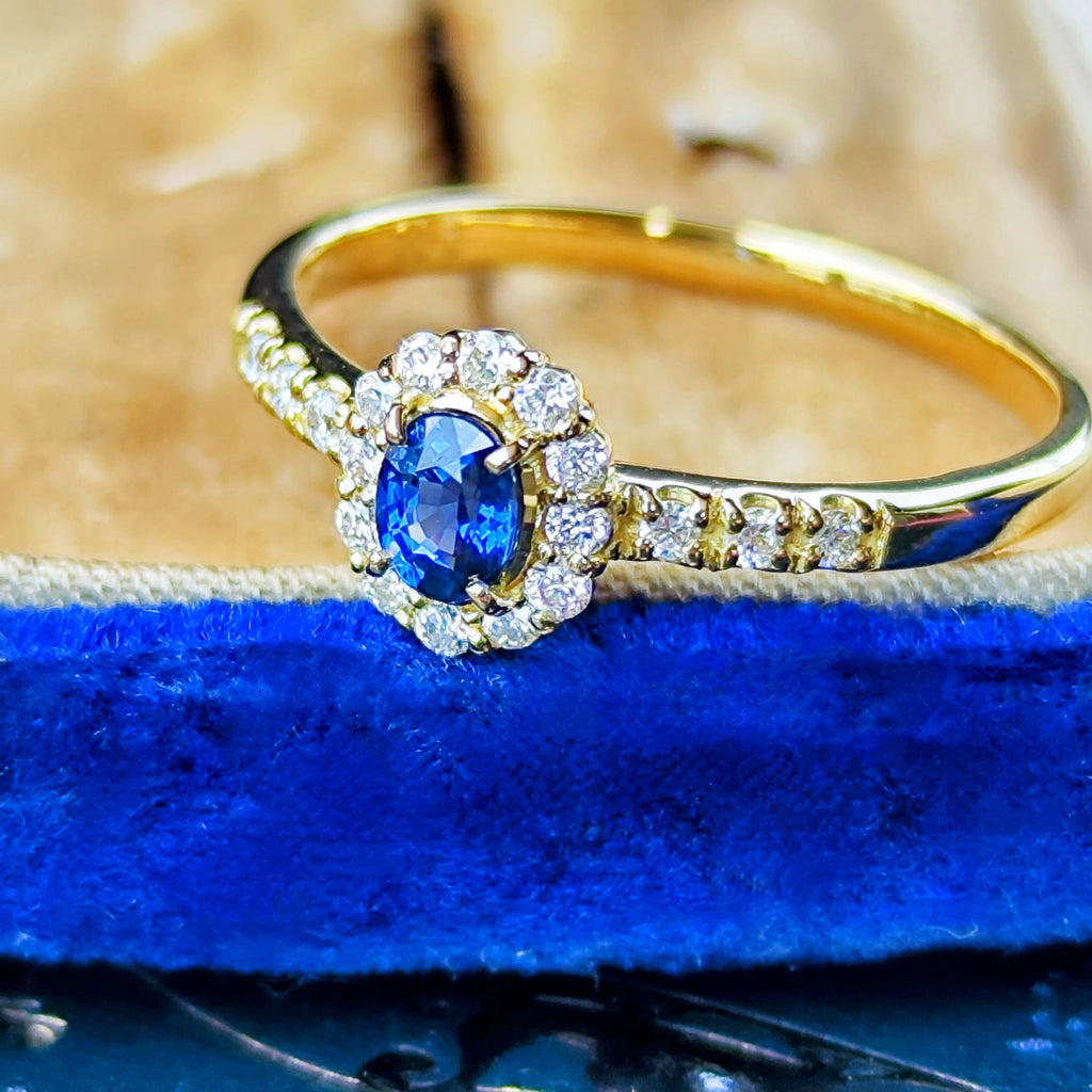 【非加熱 コーンフラワー】天然サファイア 0.25ct 天然ダイヤモンド 18金リング
