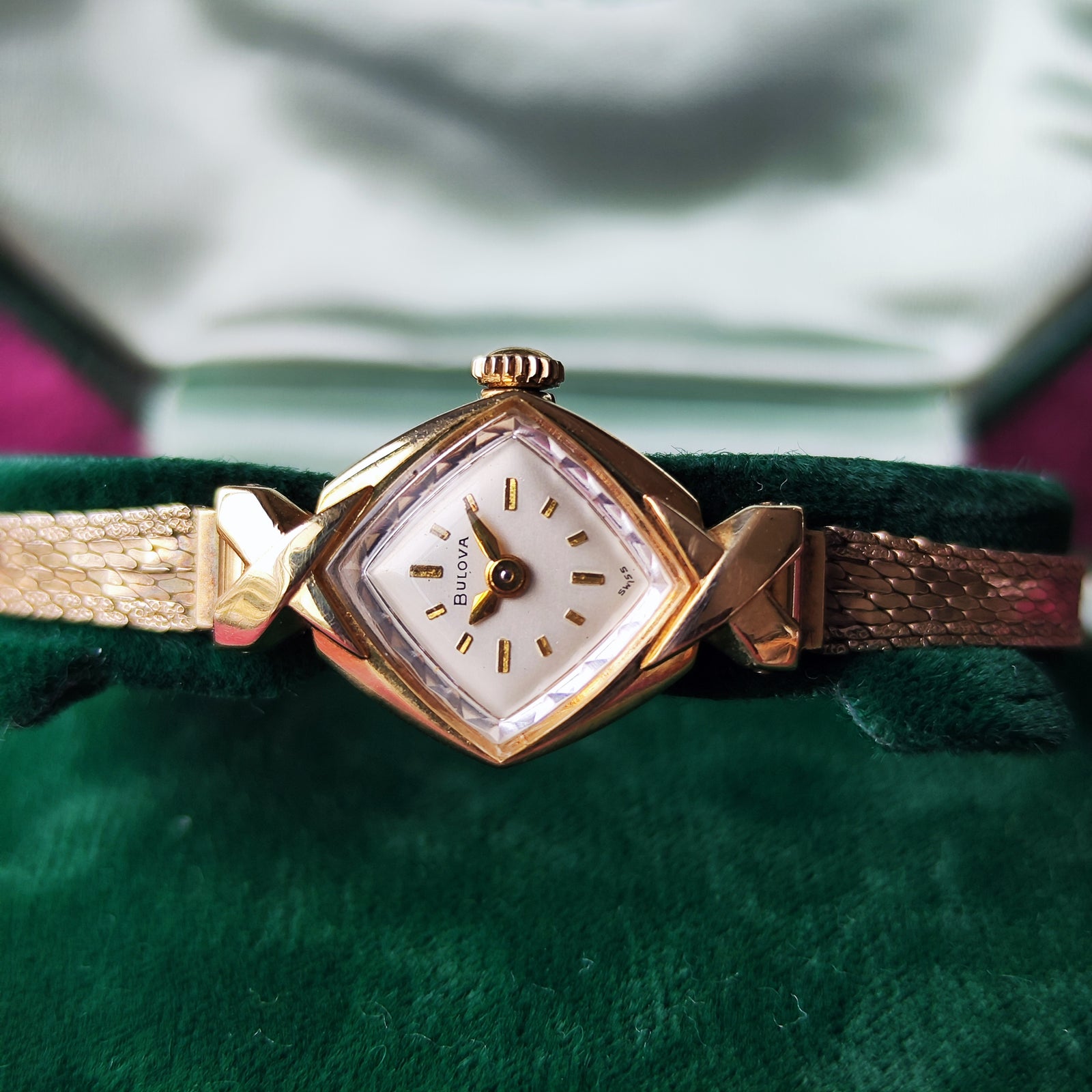 OH済み】BULOVA ブローバ アンティーク 手巻き 腕時計 – Mico宝飾店