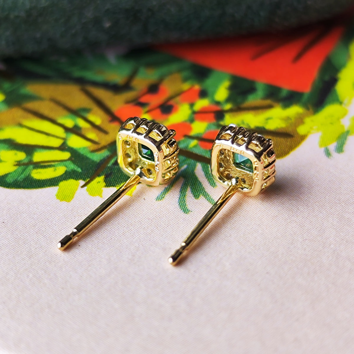 【コロンビア産】天然エメラルド 天然ダイヤモンド 18金ピアス