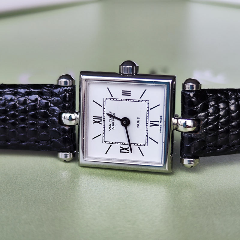 Van Cleef & Arpels ヴァンクリーフ&アーペル クラシックカレ クォーツ腕時計