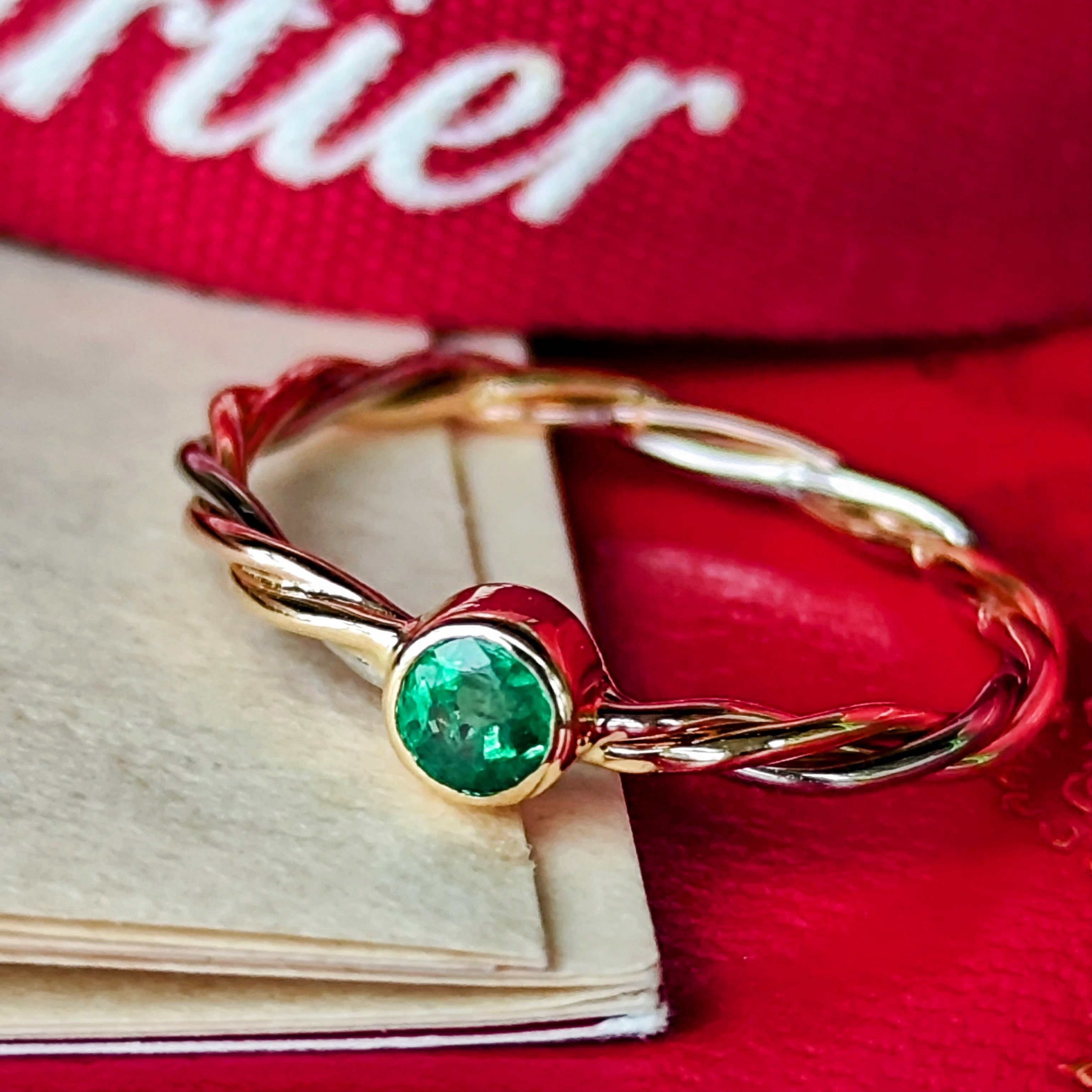 Cartier カルティエ エメラルド スリーカラーツイストリング – Mico宝飾店