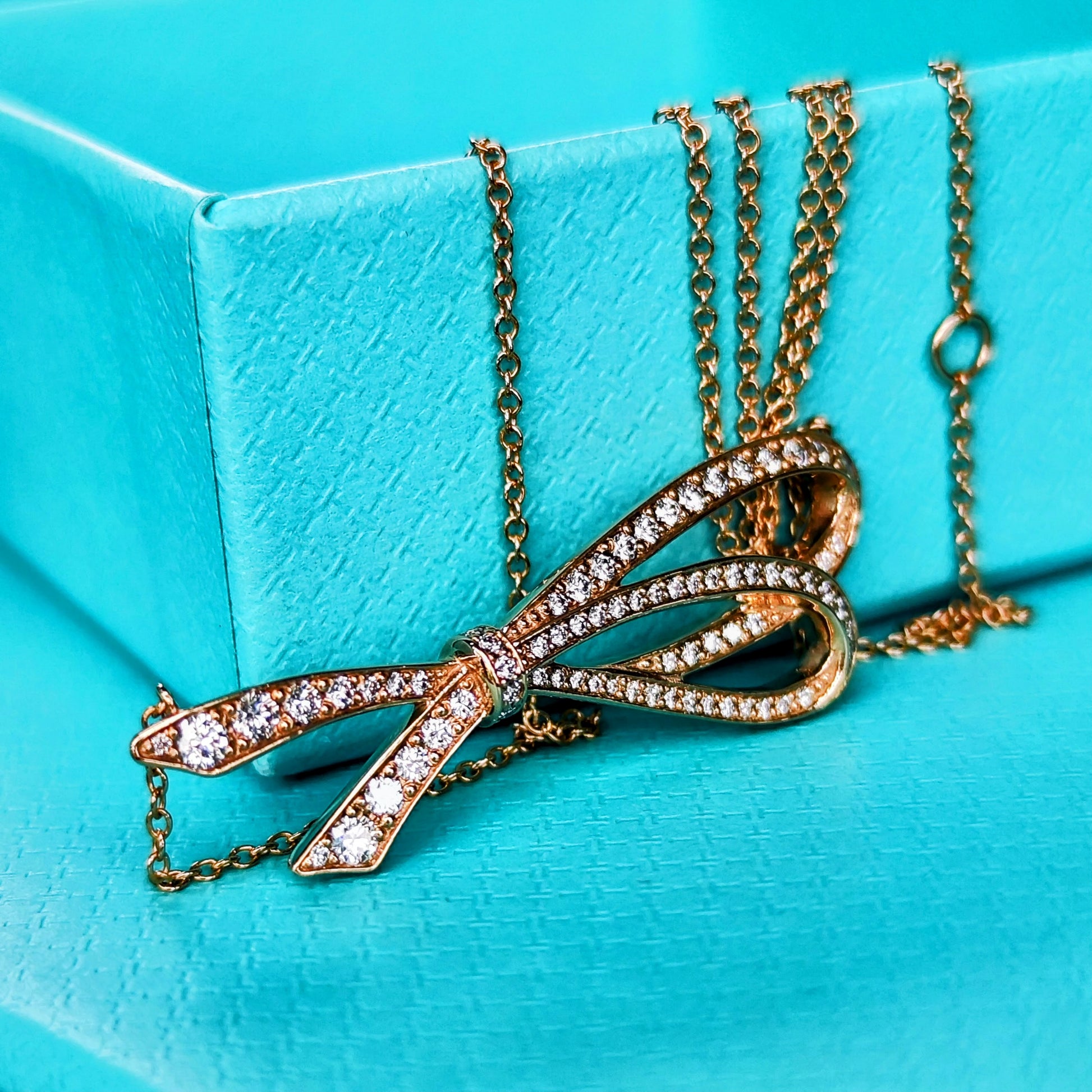 TIFFANY &Co ティファニー ボウ ラージ
ダイヤモンド ネックレス 18金PG