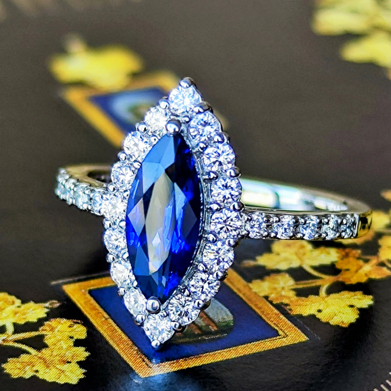 【ロイヤルブルー】天然サファイア マーキスカット 天然ダイヤモンド リング