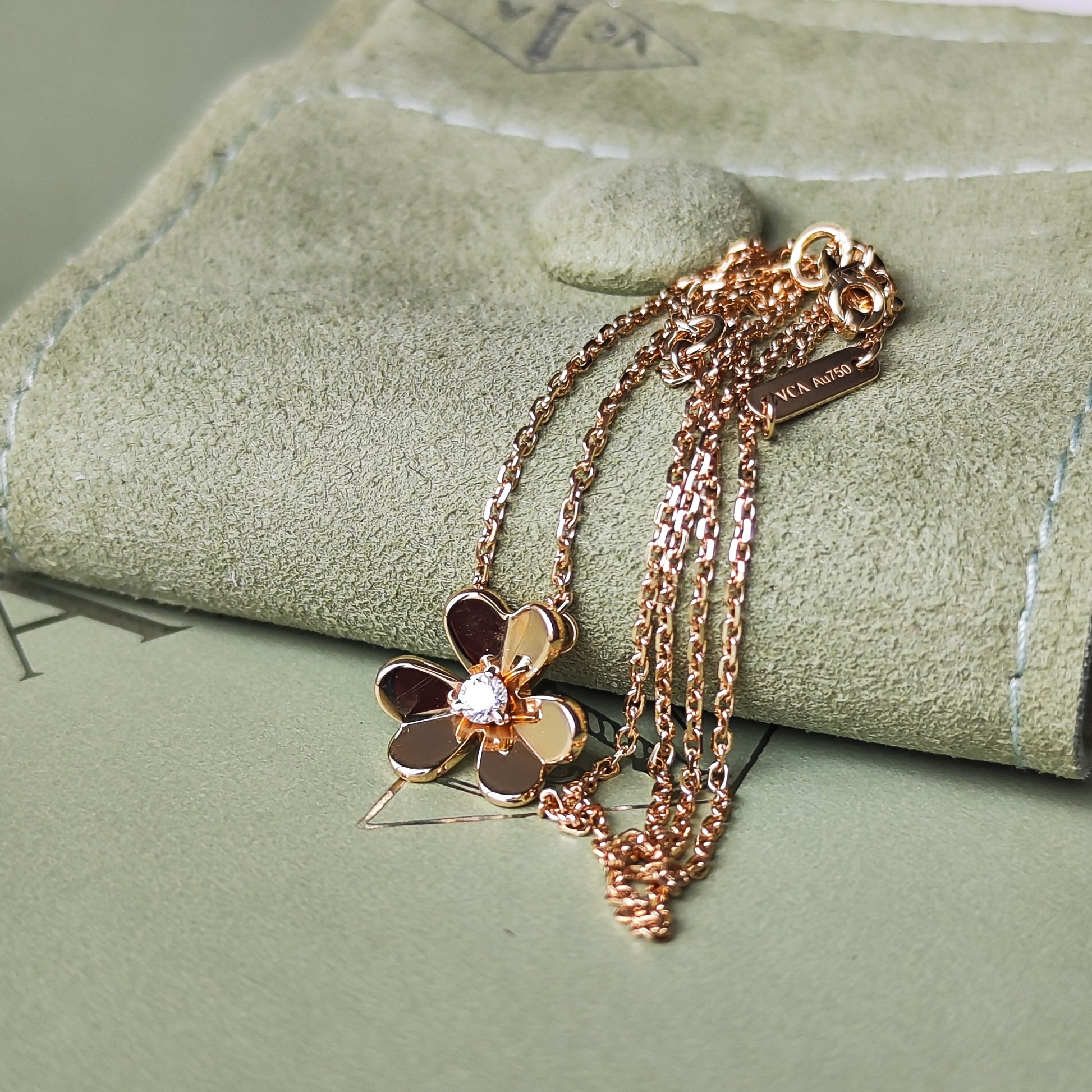 Van Cleef & Arpels ヴァンクリーフ&アーペル フリヴォル ミニ ネックレス ダイヤモンド 18金