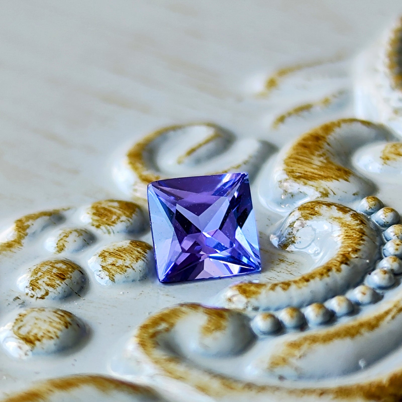 【公式】フジのお歳暮・冬ギフト ゾイサイト ルース】天然タンザナイト 0.573ct Mico宝飾店 – その他