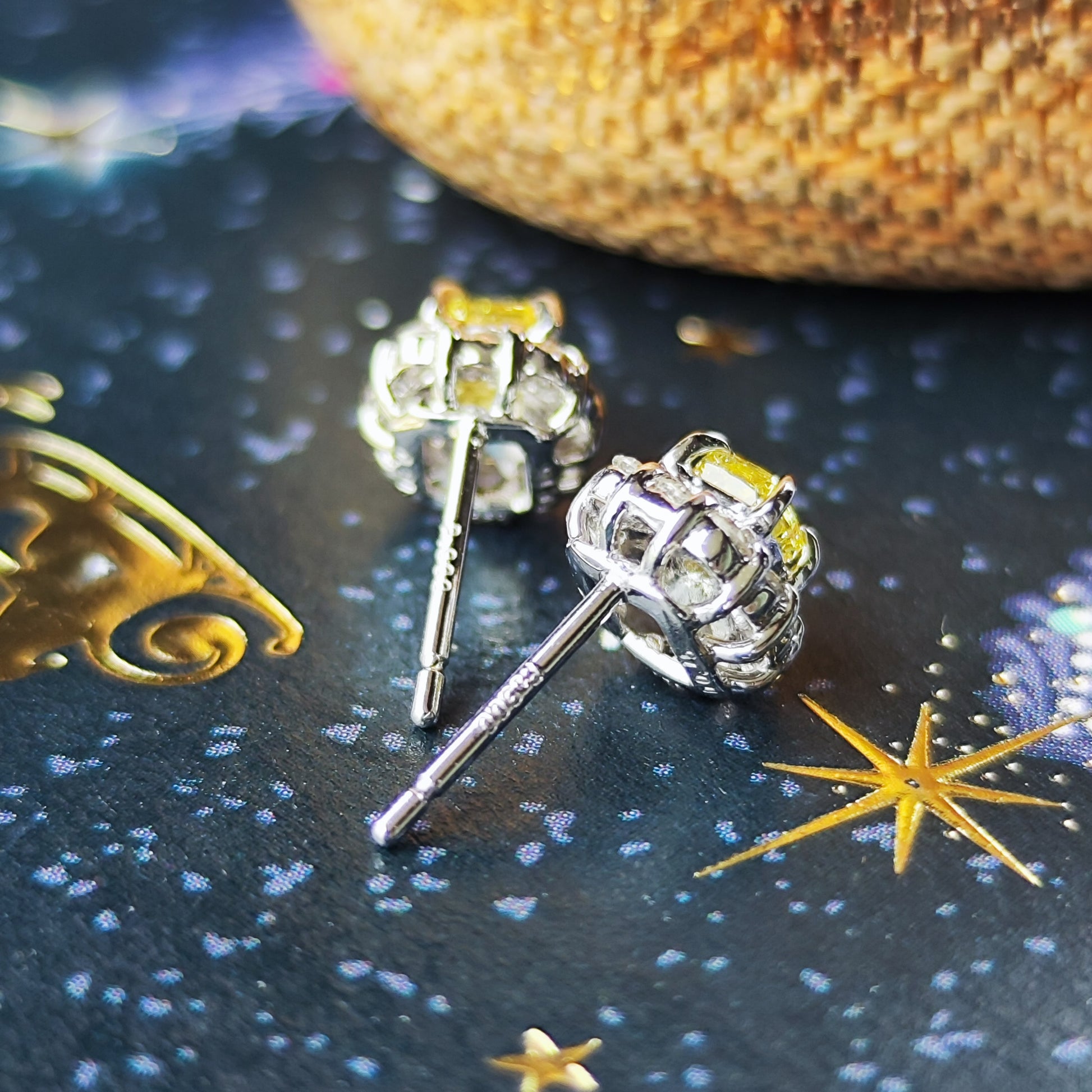 【イエローダイヤ】FANCY INTENSE YELLOW SI1 プラチナピアス